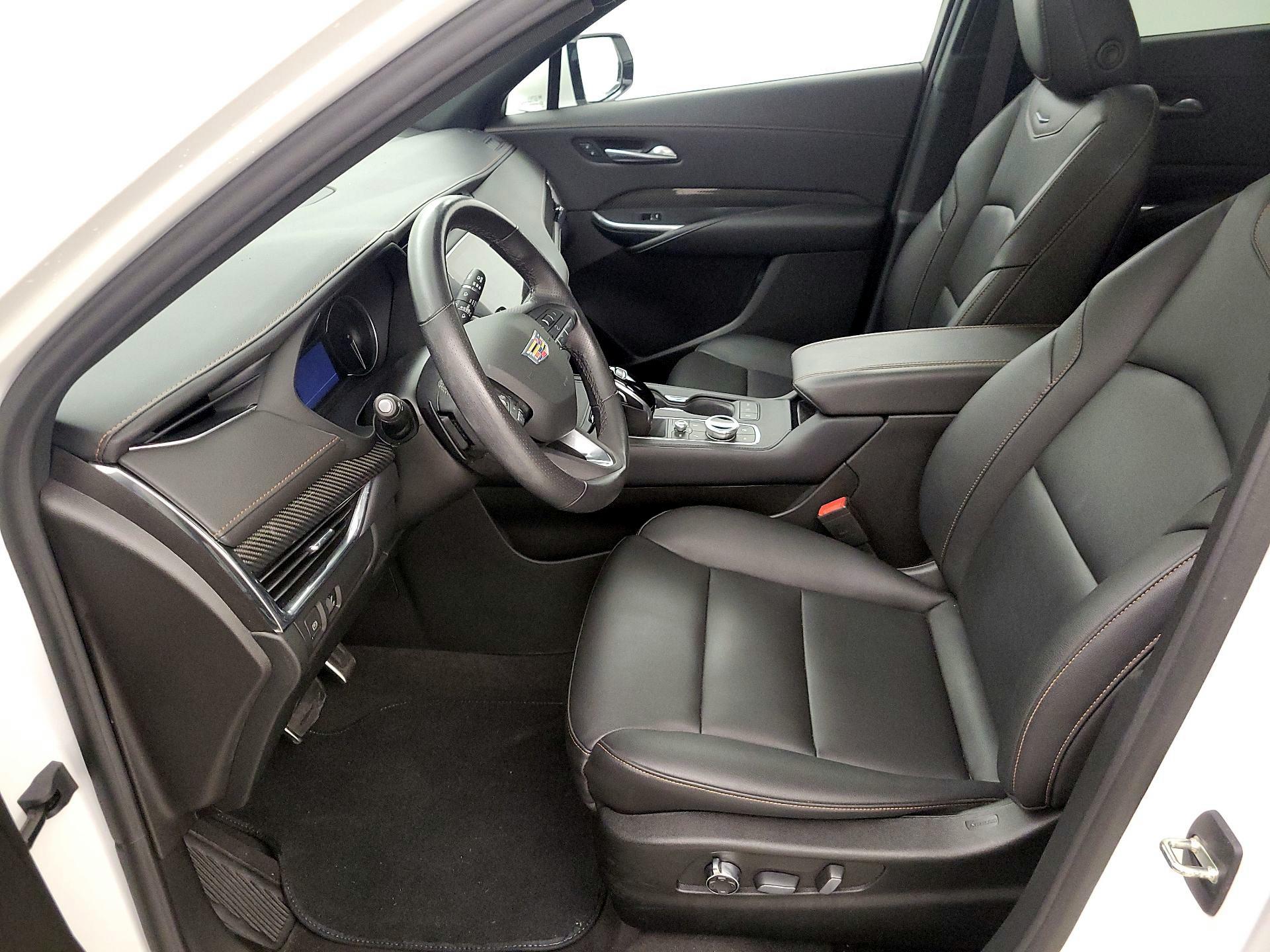 Thumbnail: 2023 Cadillac XT4 - 11