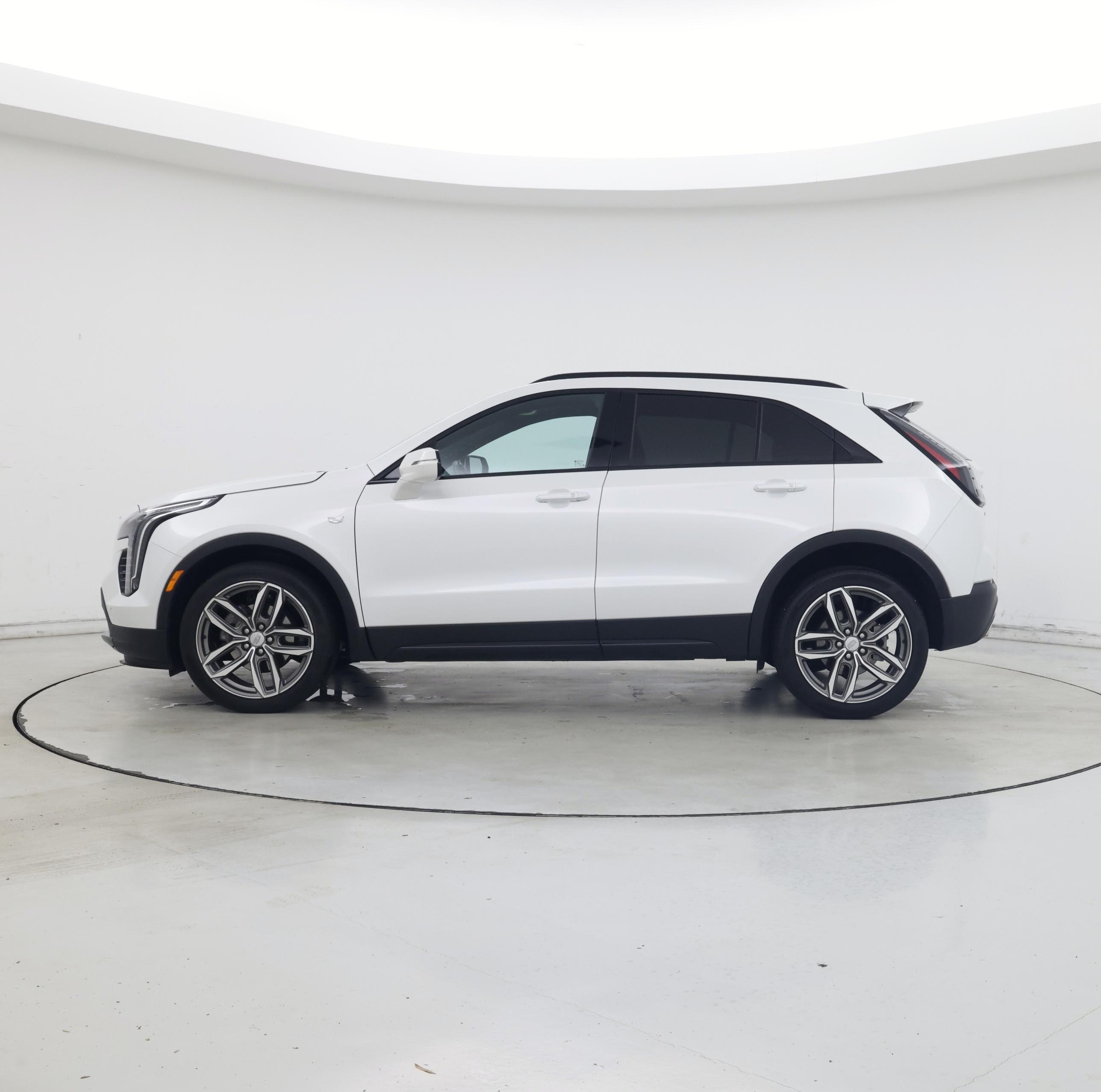 Thumbnail: 2023 Cadillac XT4 - 3