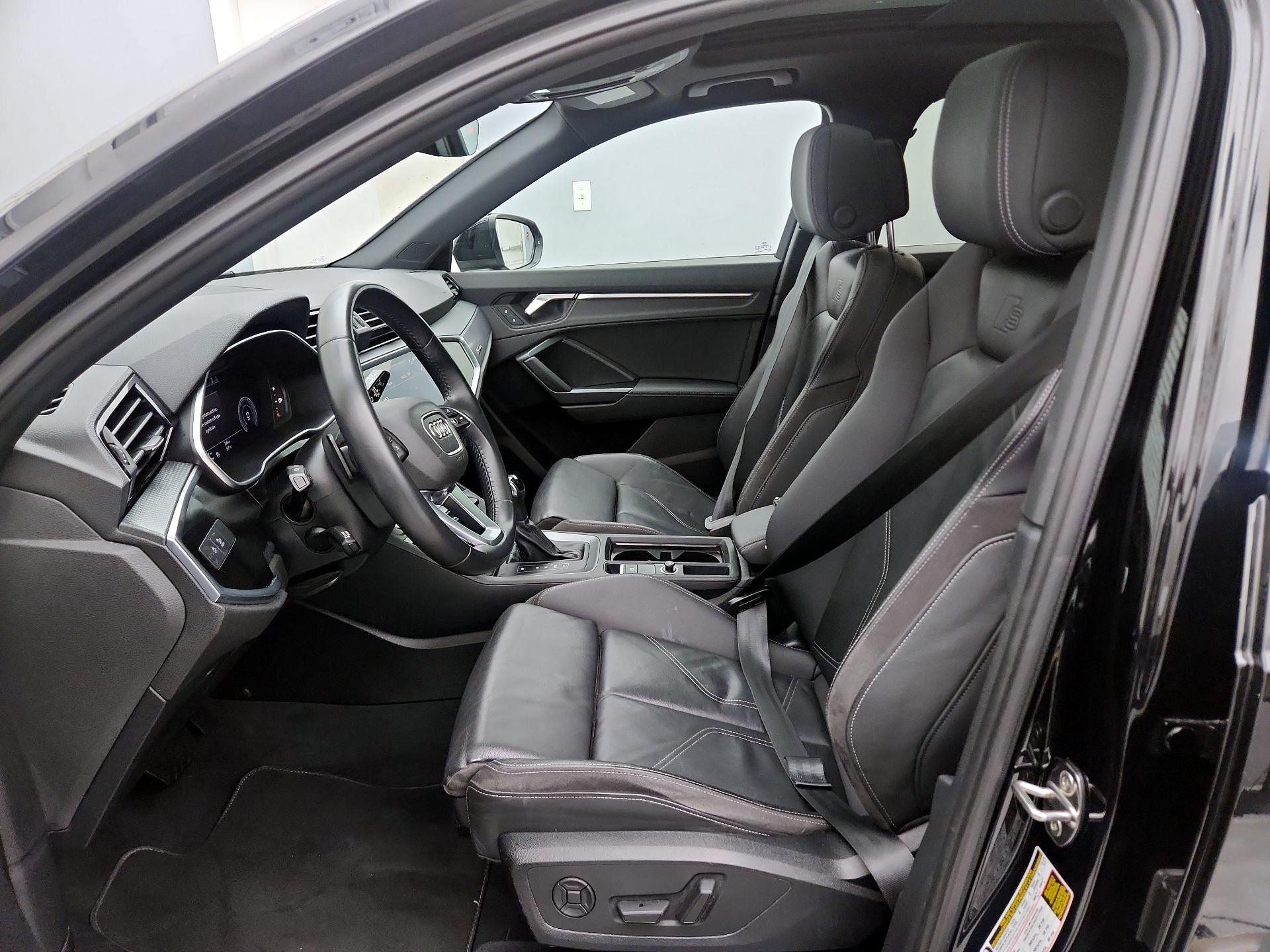 Thumbnail: 2020 Audi Q3 - 11