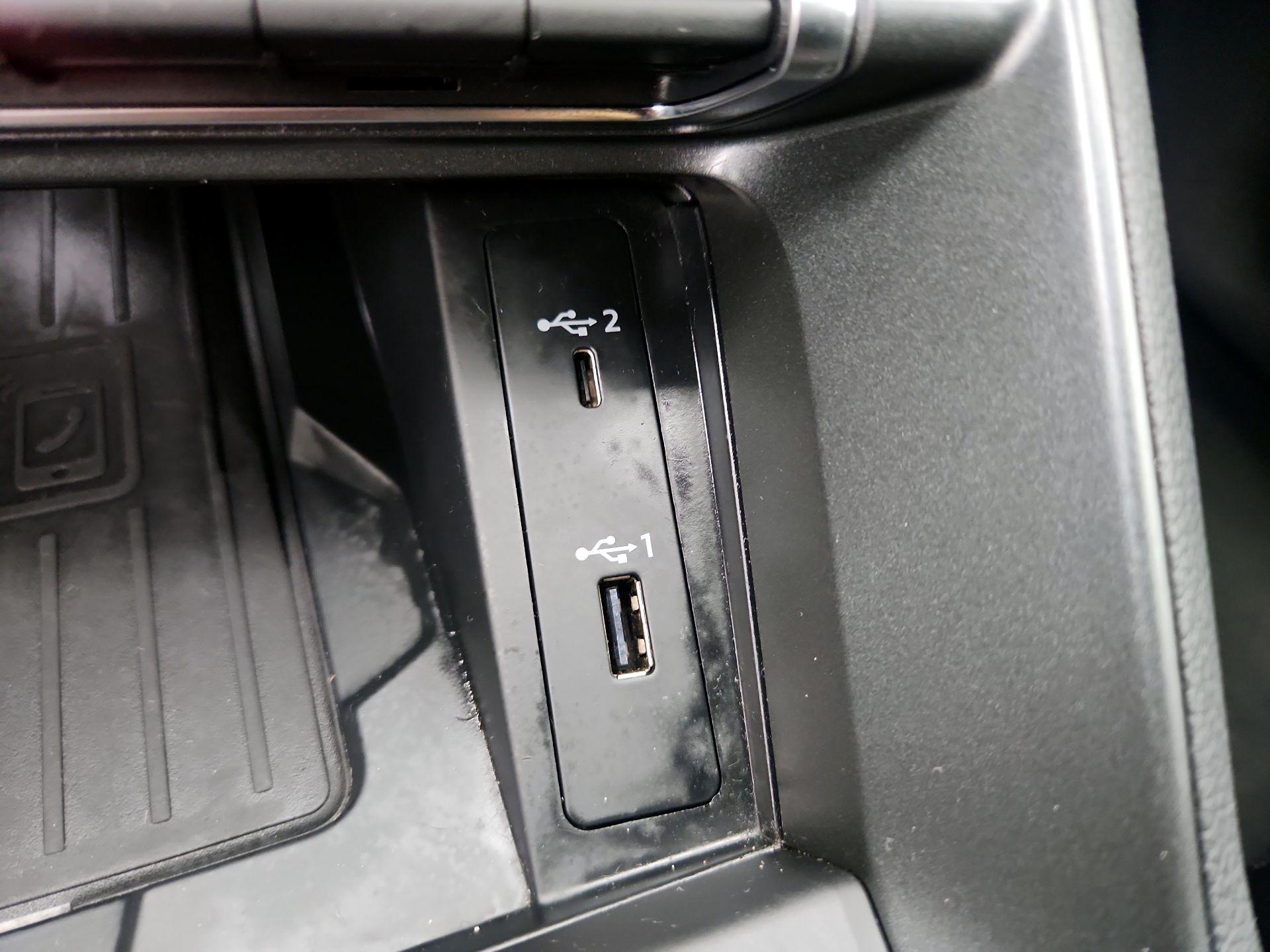 Thumbnail: 2020 Audi Q3 - 19