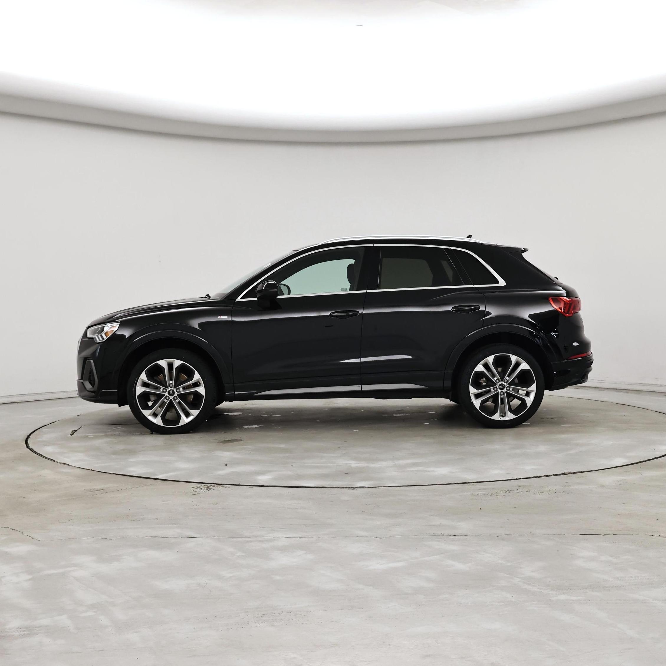 Thumbnail: 2020 Audi Q3 - 3