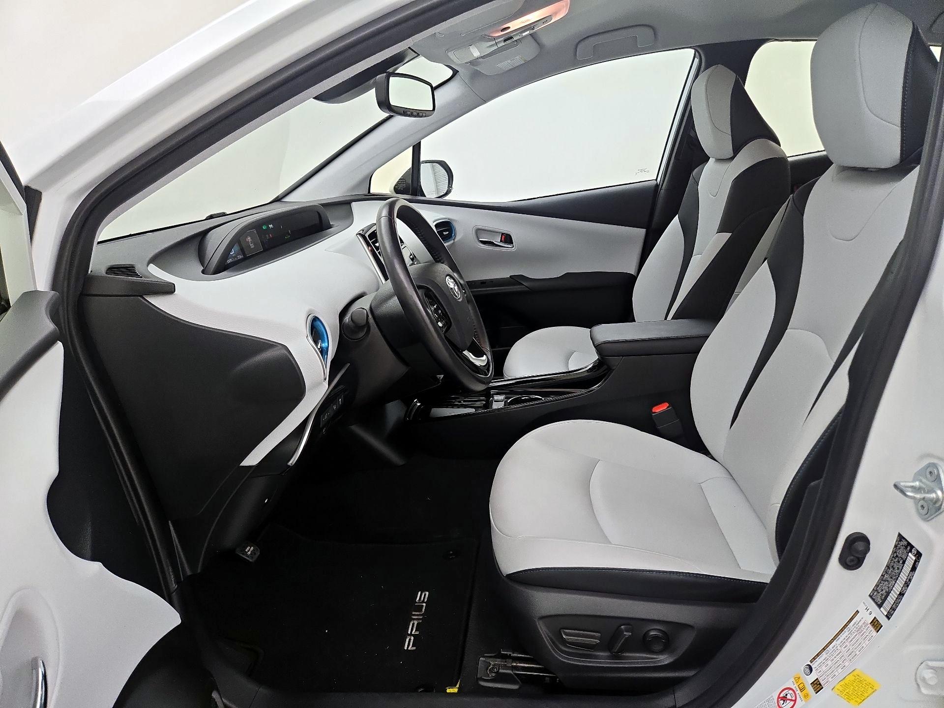 Thumbnail: 2022 Toyota Prius - 11