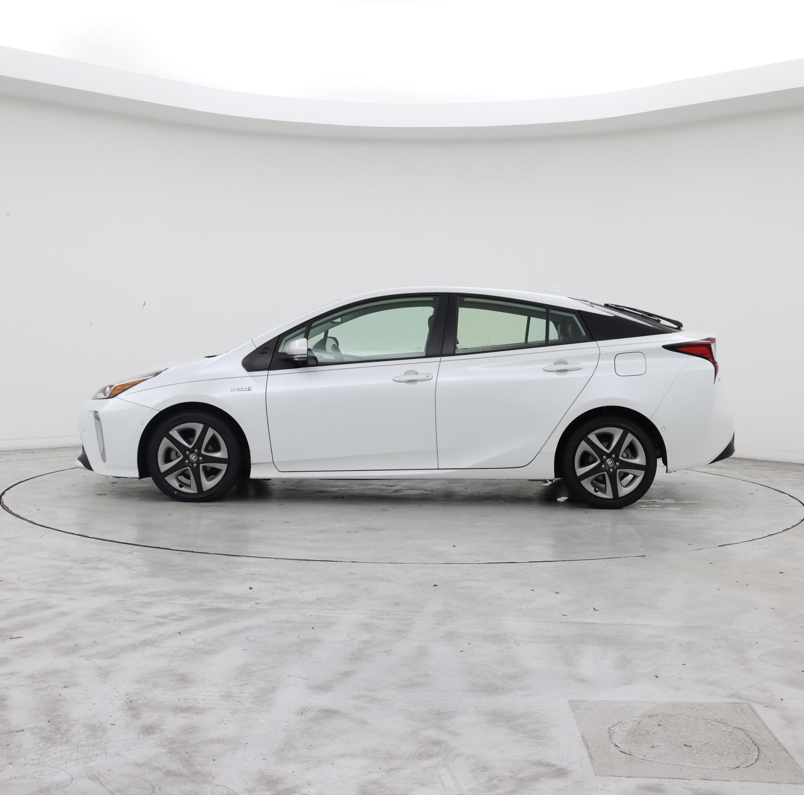 Thumbnail: 2022 Toyota Prius - 3