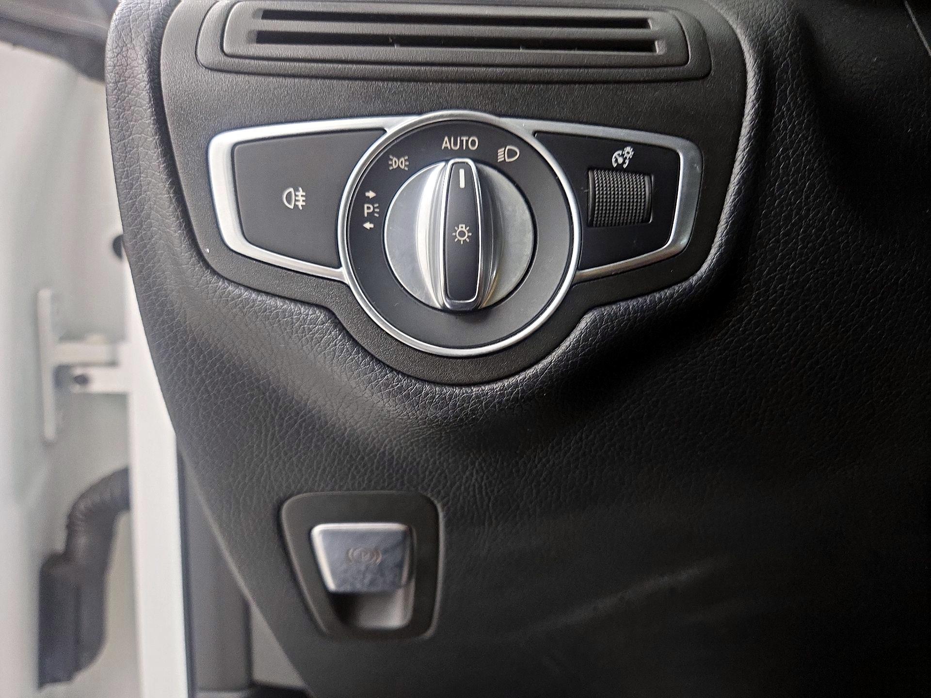 Thumbnail: 2019 Mercedes-Benz GLC - 13