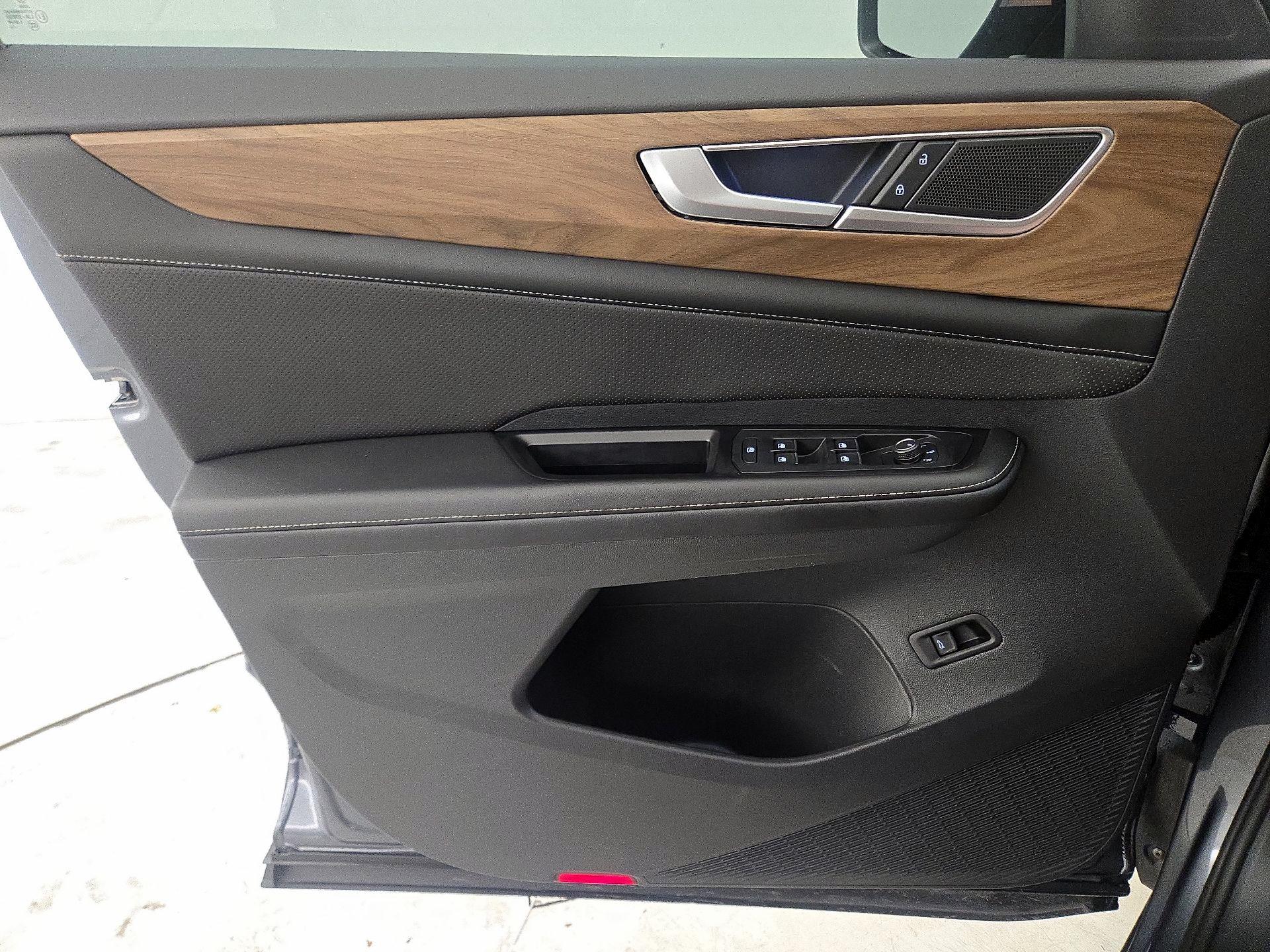 Thumbnail: 2024 Volkswagen Atlas - 12