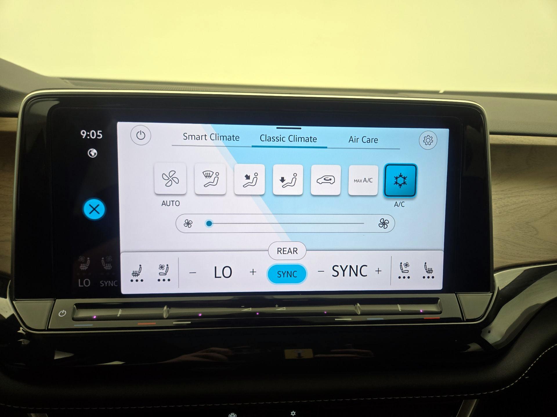 Thumbnail: 2024 Volkswagen Atlas - 16