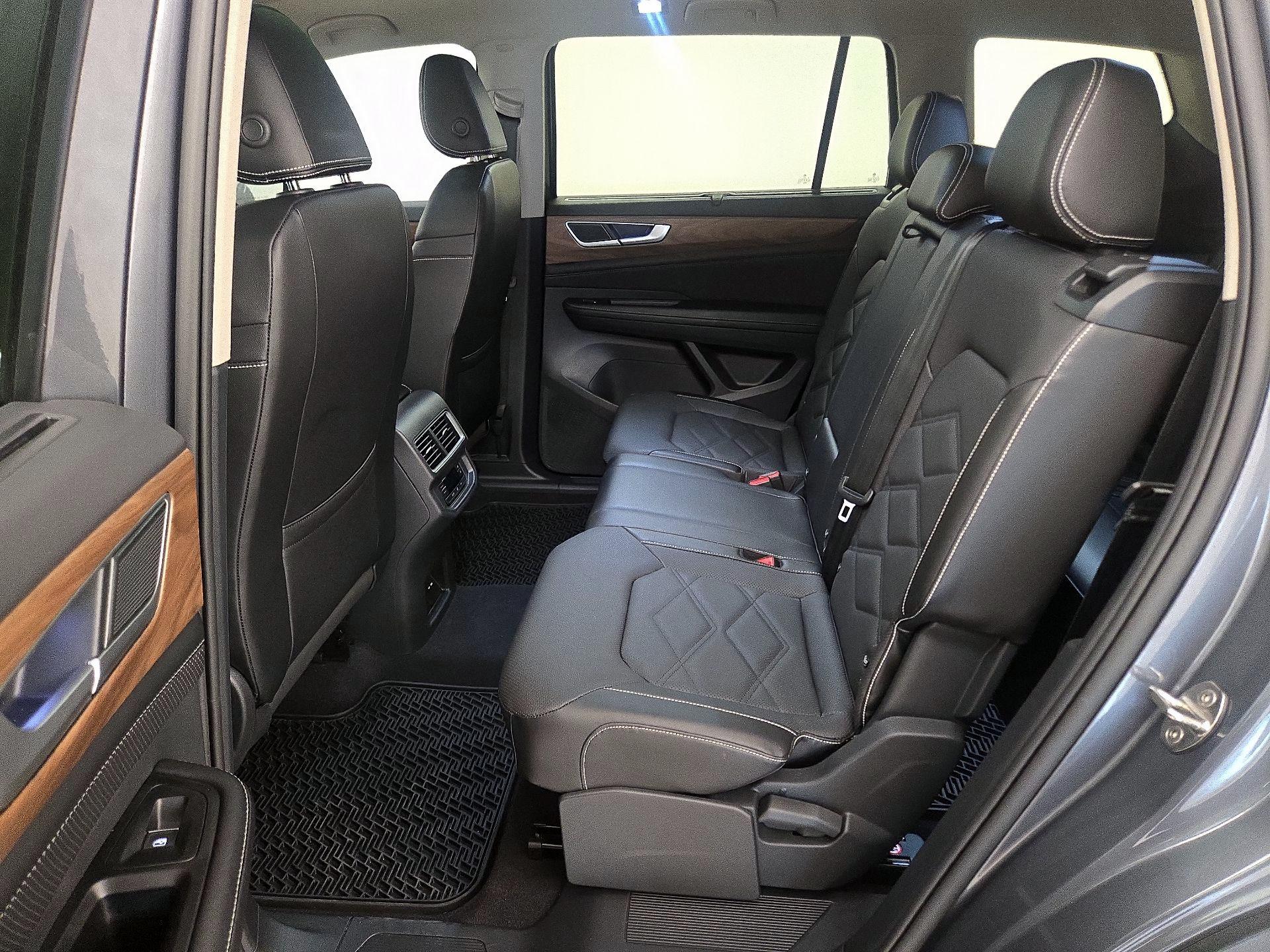 Thumbnail: 2024 Volkswagen Atlas - 20