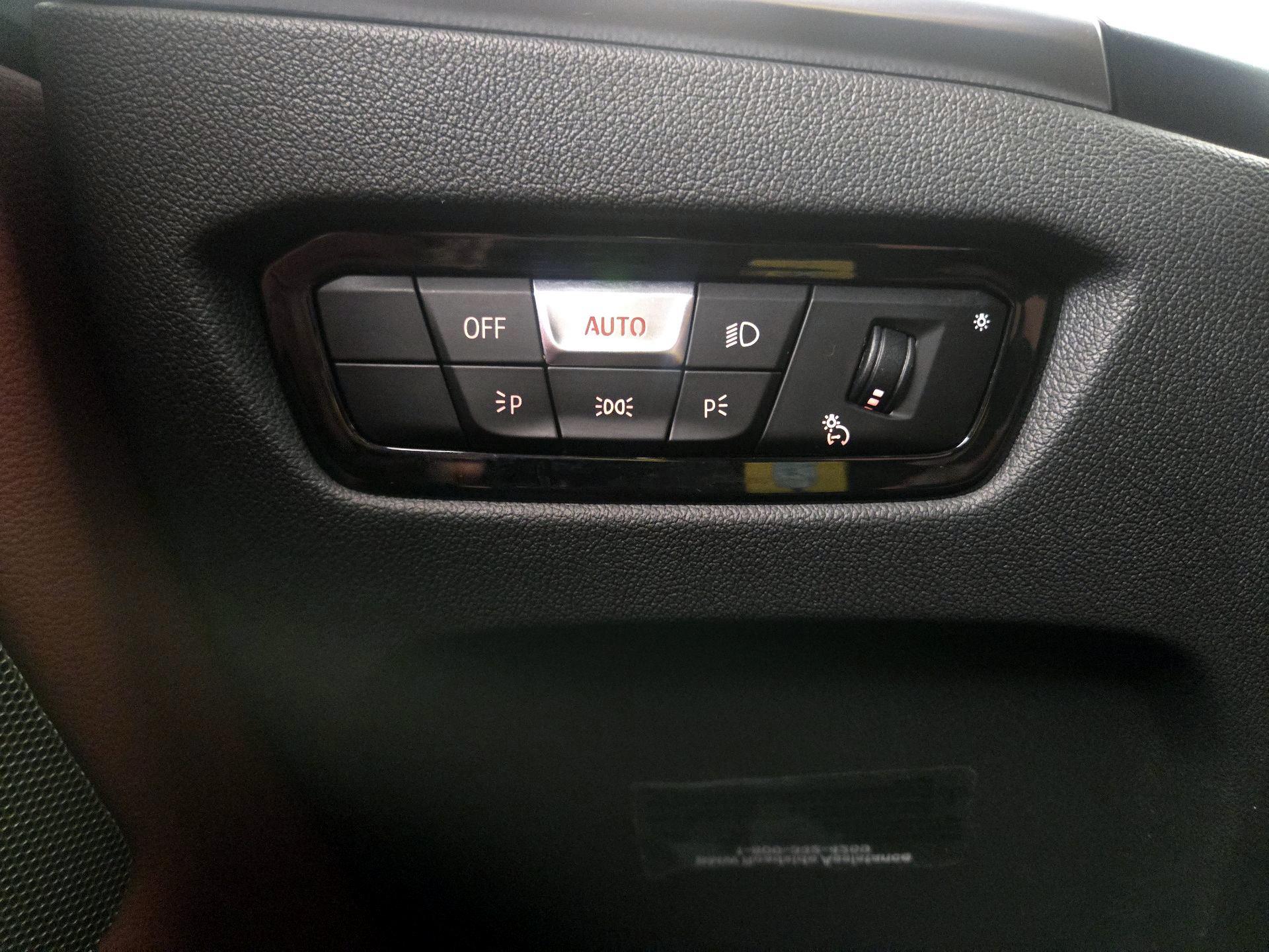 Thumbnail: 2025 BMW i4 - 13