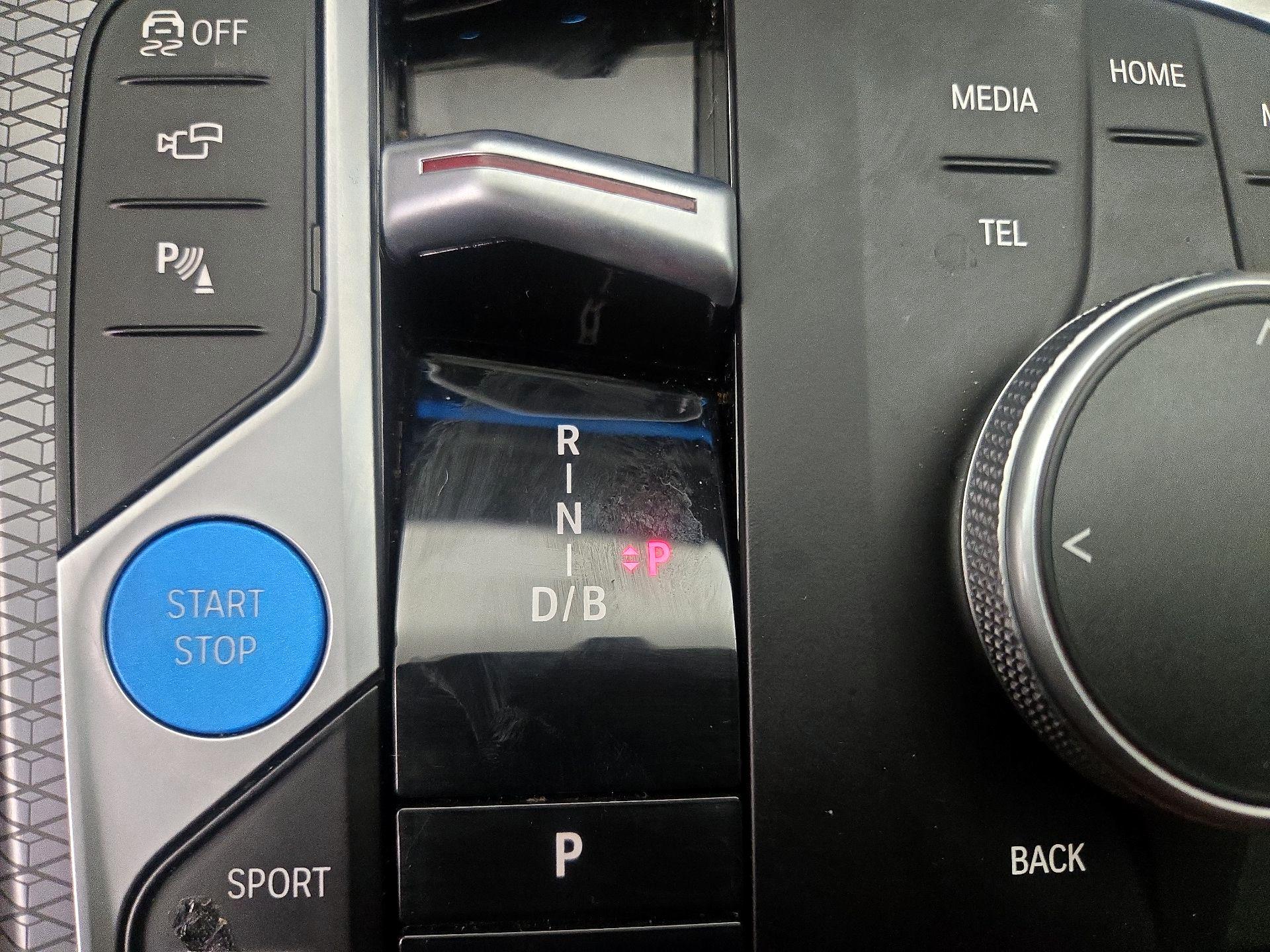 Thumbnail: 2025 BMW i4 - 18