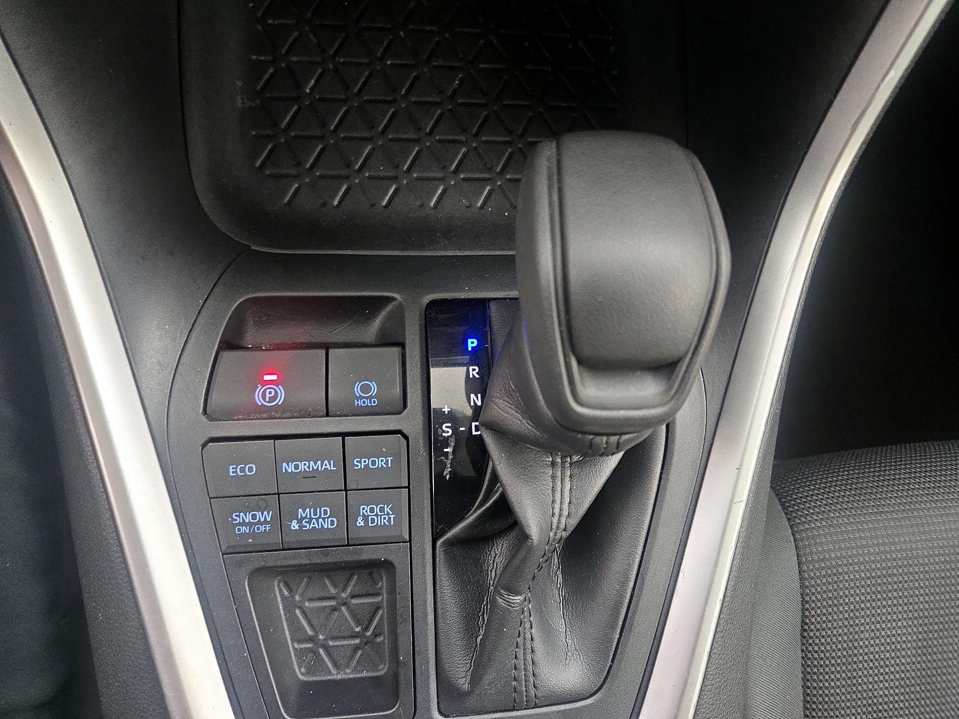 Thumbnail: 2019 Toyota RAV4 - 17