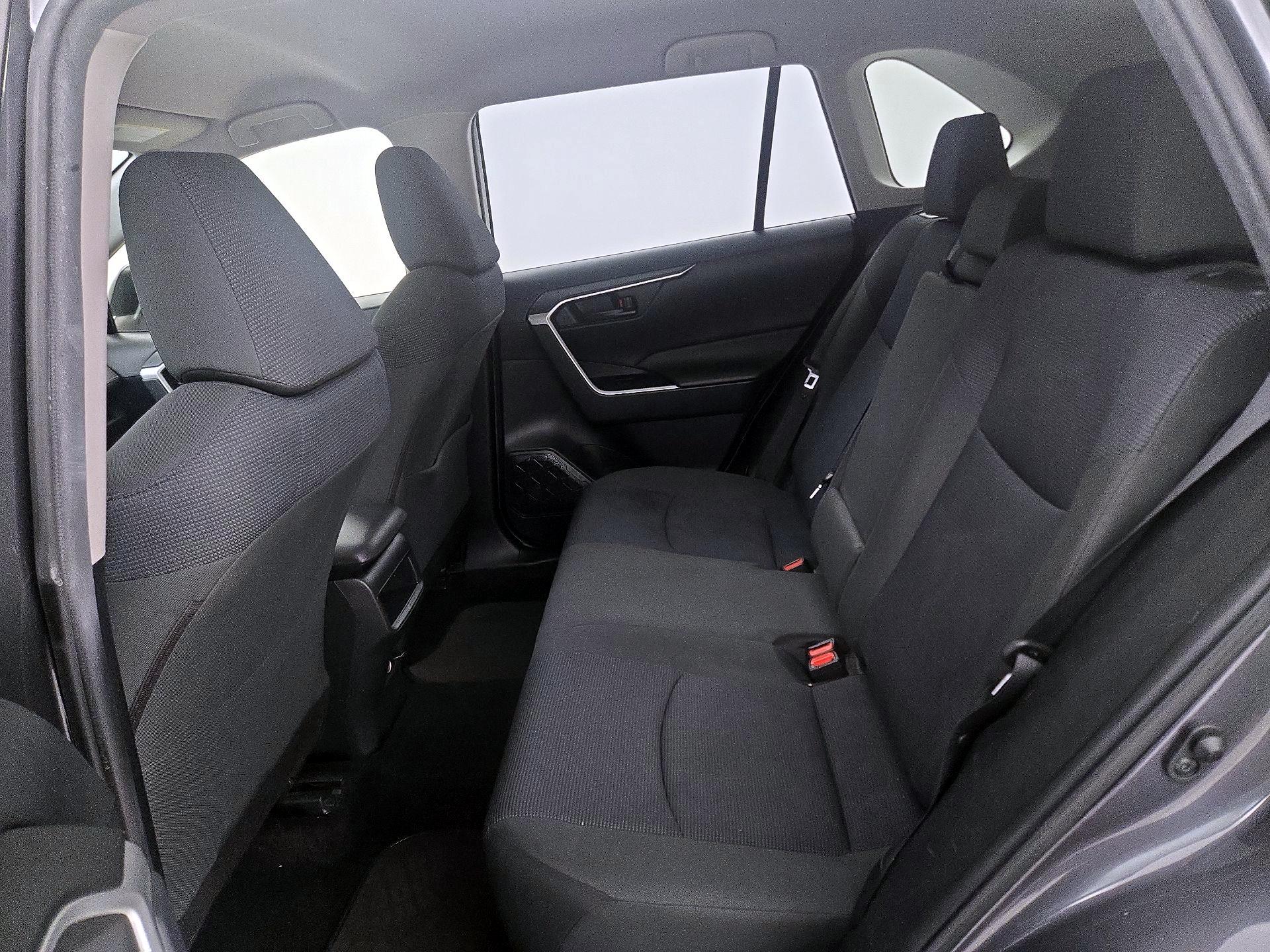 Thumbnail: 2019 Toyota RAV4 - 19