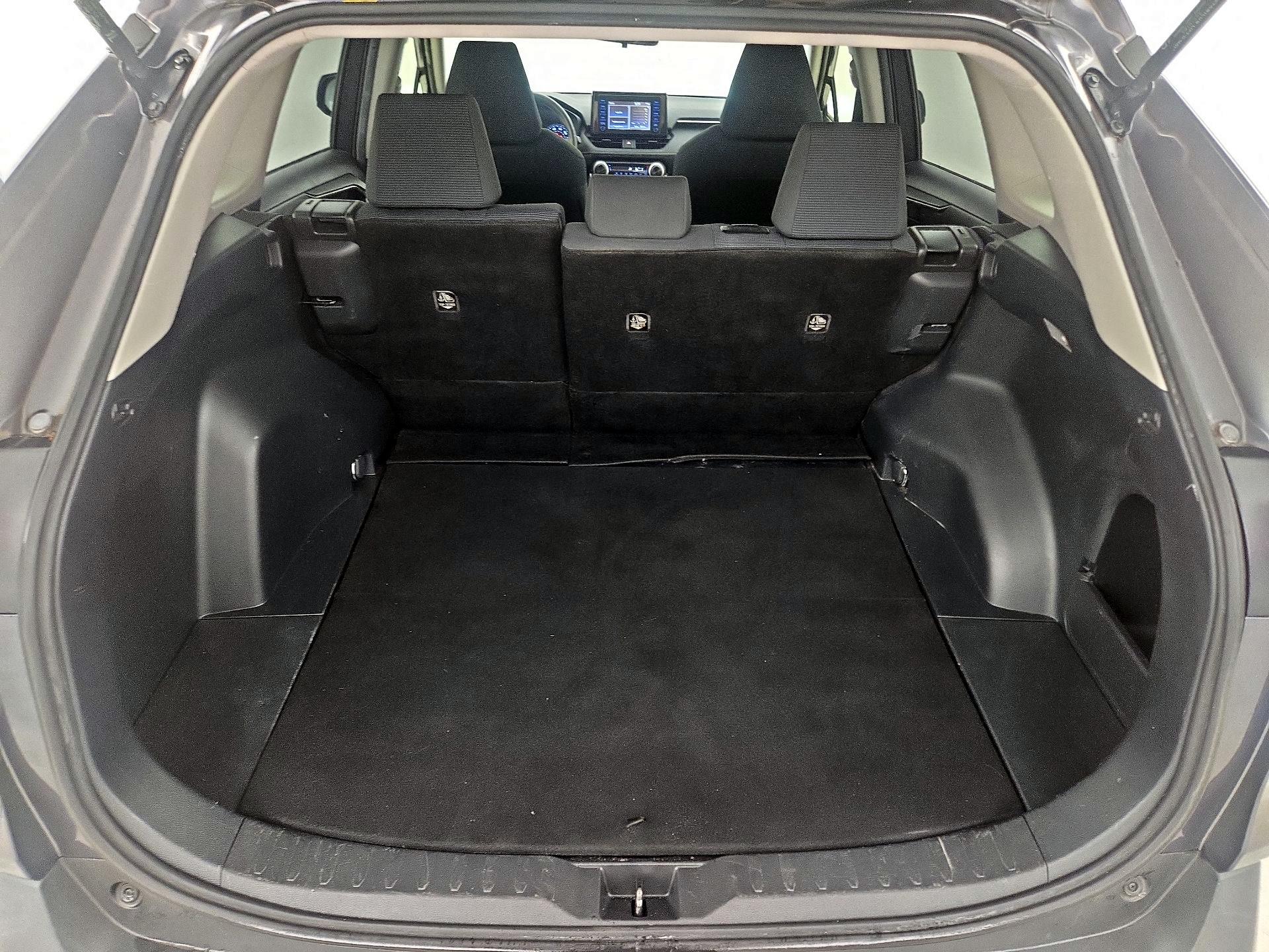 Thumbnail: 2019 Toyota RAV4 - 20