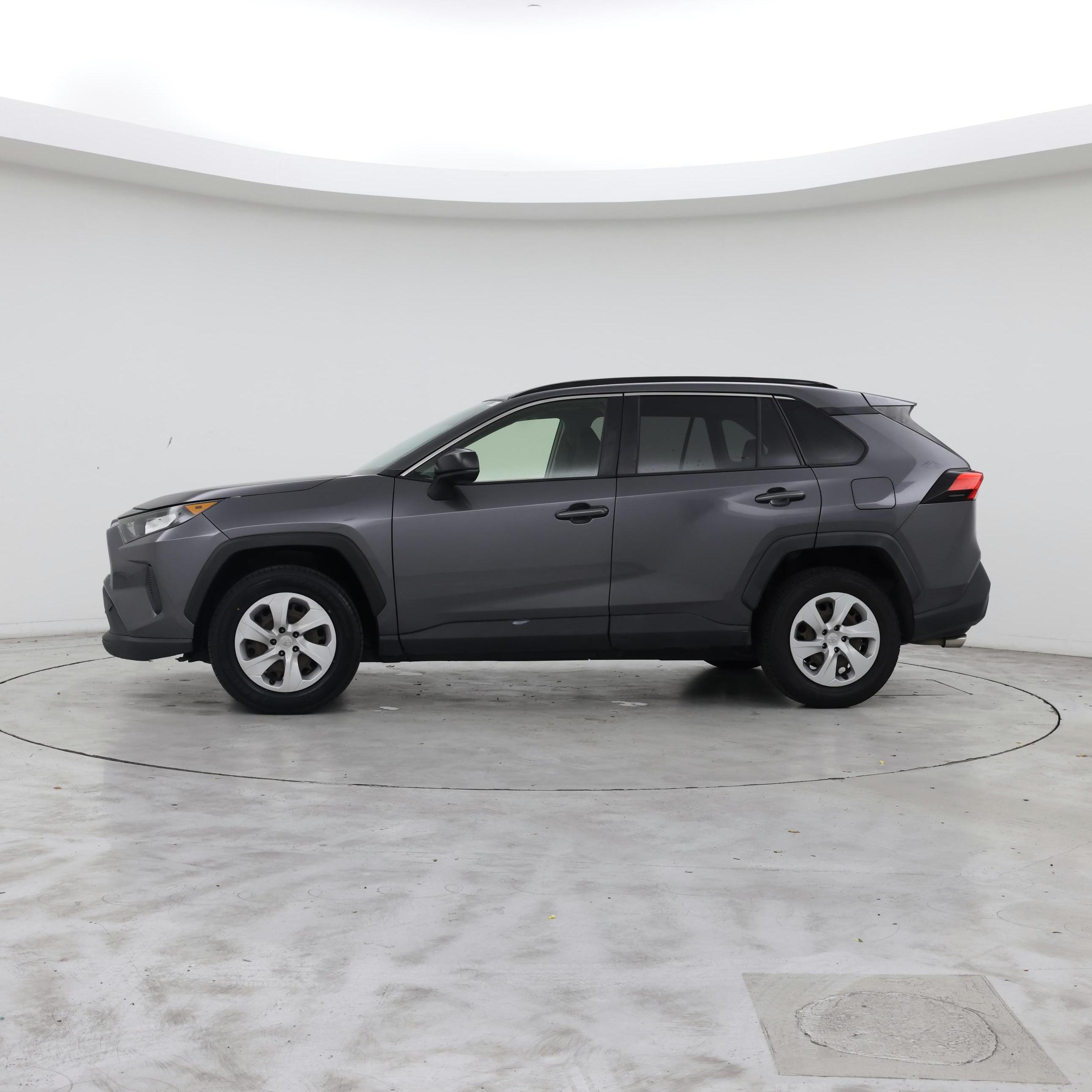 Thumbnail: 2019 Toyota RAV4 - 3
