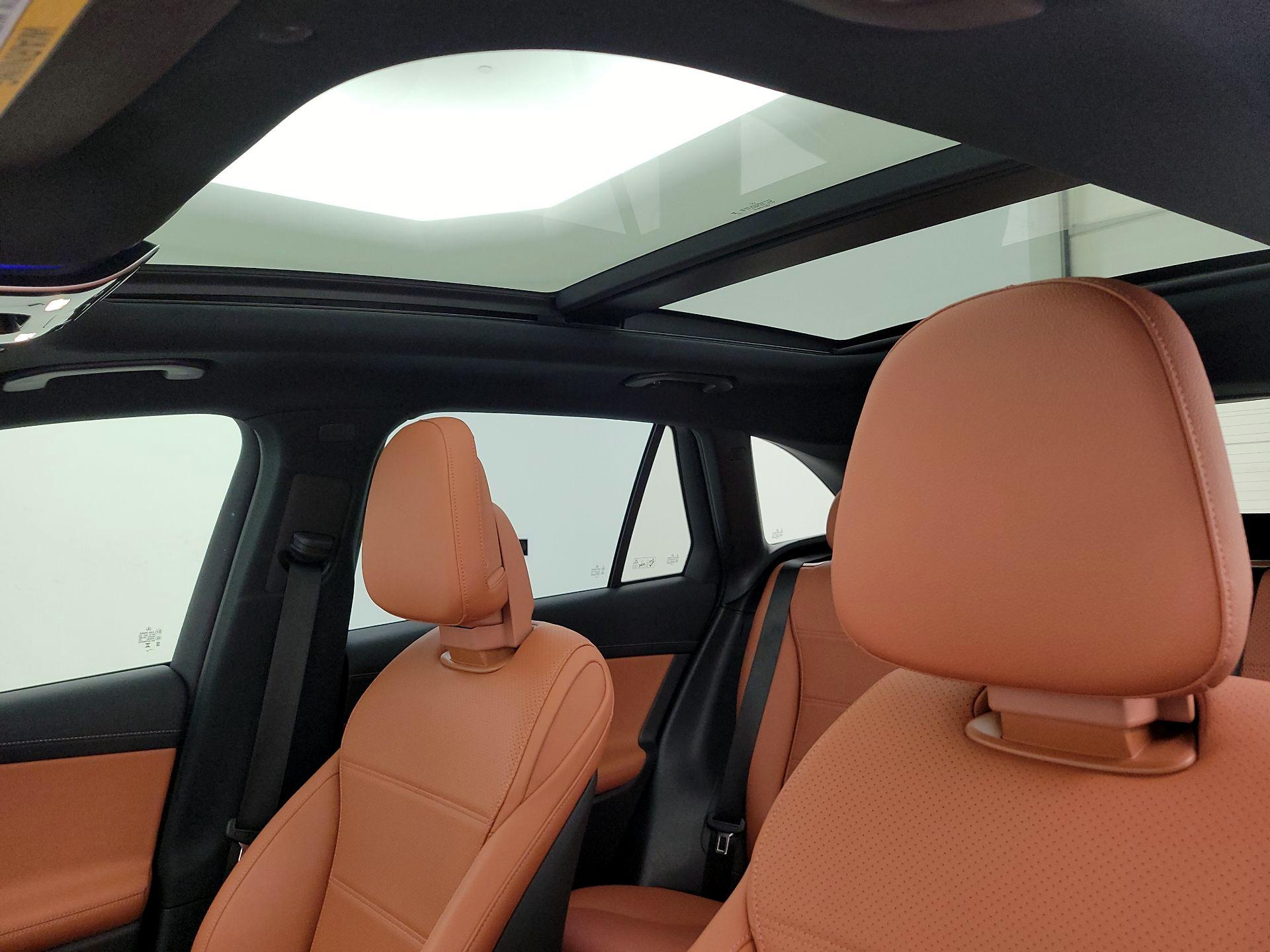 Thumbnail: 2023 Mercedes-Benz GLC - 20