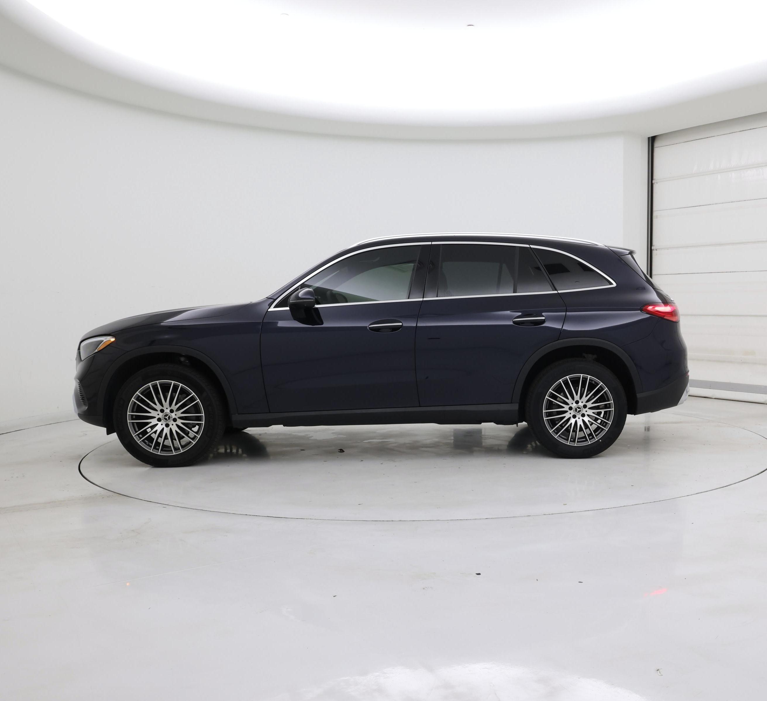 Thumbnail: 2023 Mercedes-Benz GLC - 3