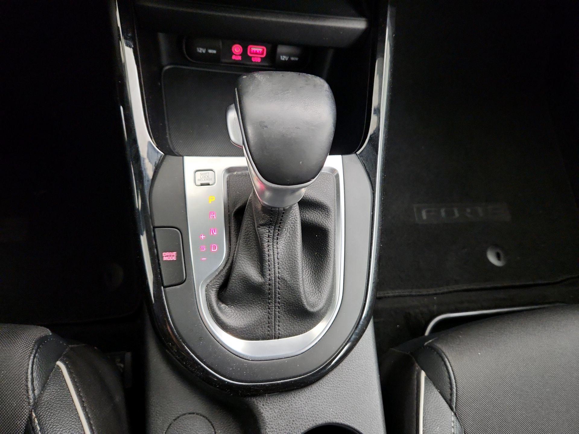 Thumbnail: 2021 Kia Forte - 15