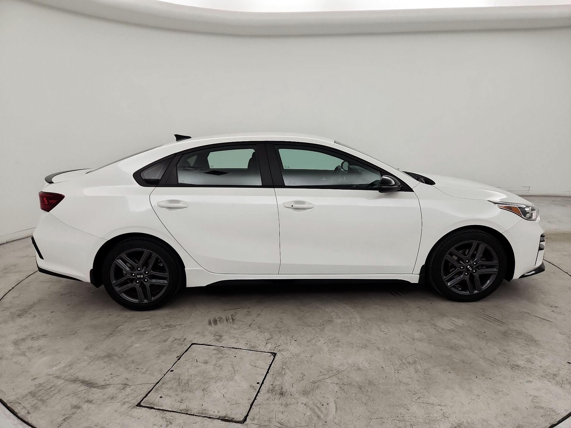 Thumbnail: 2021 Kia Forte - 4