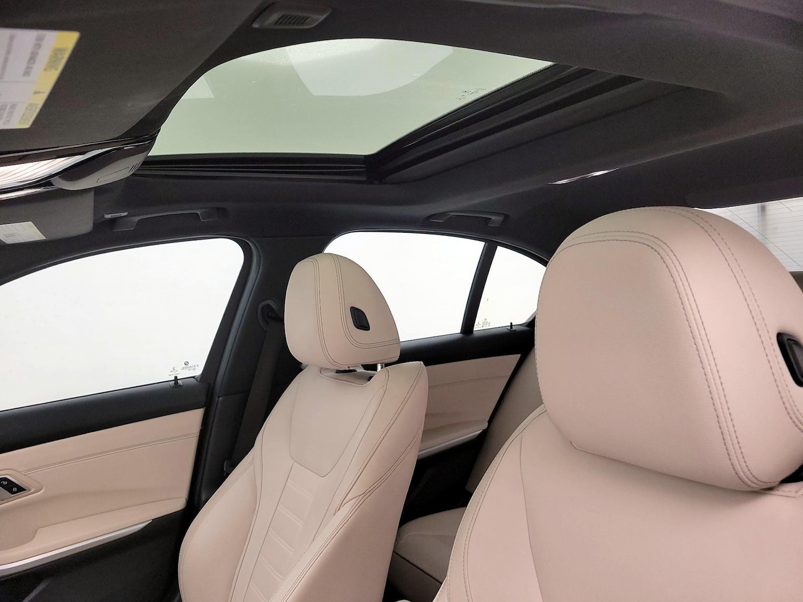 Sunroof(s) & Overhead Airbags