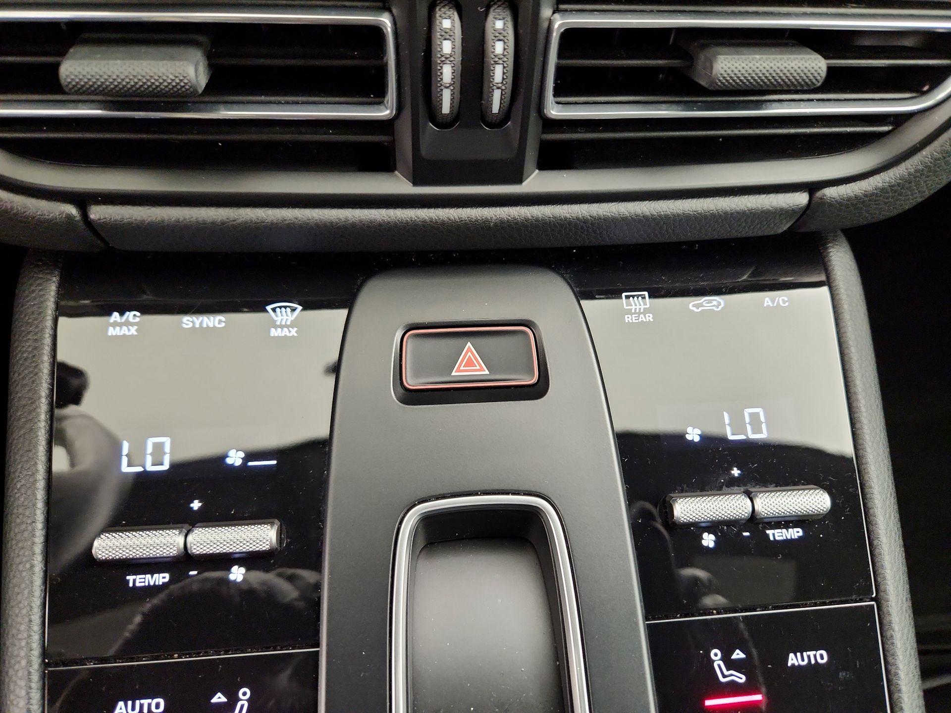 Thumbnail: 2023 Porsche Macan - 17