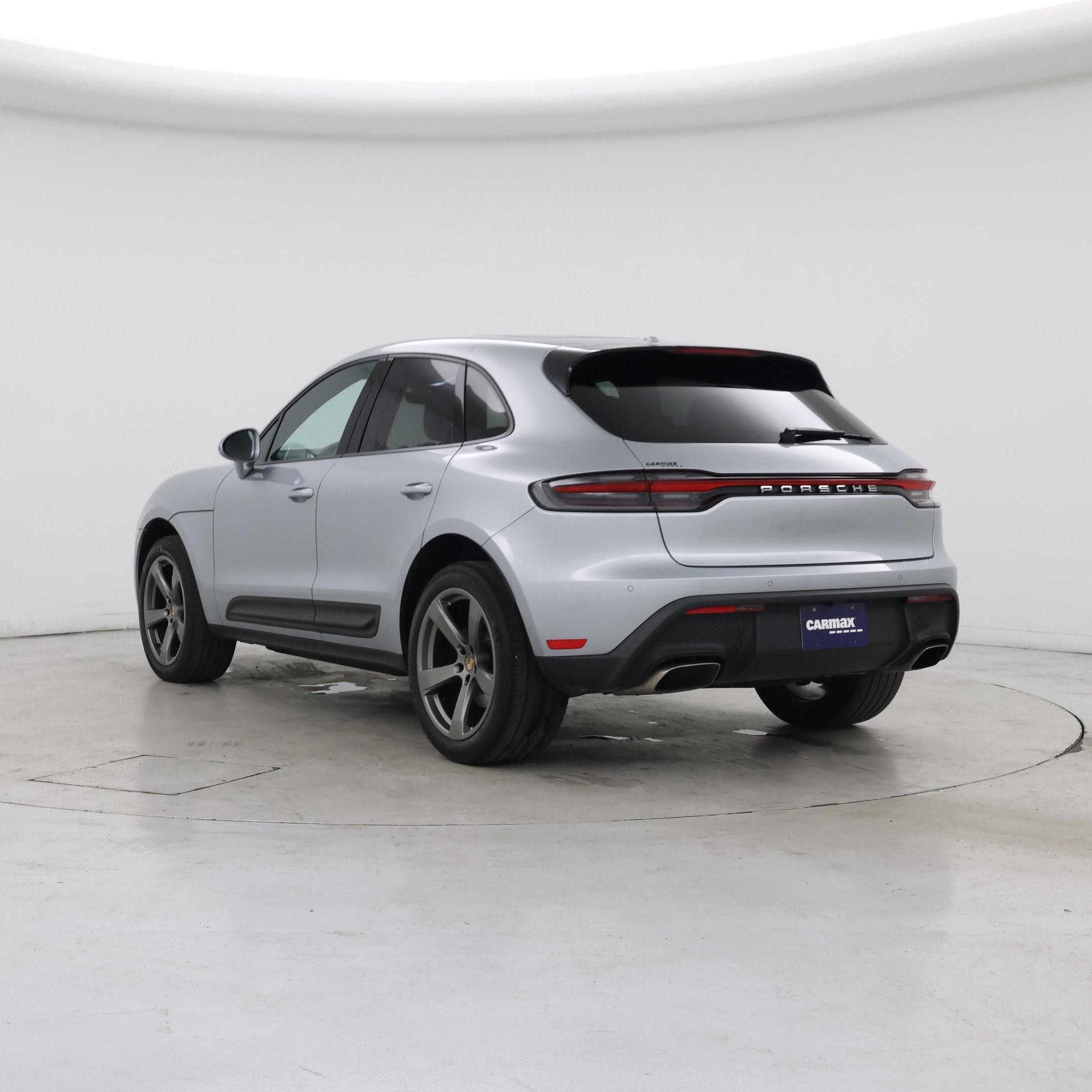 Thumbnail: 2023 Porsche Macan - 2