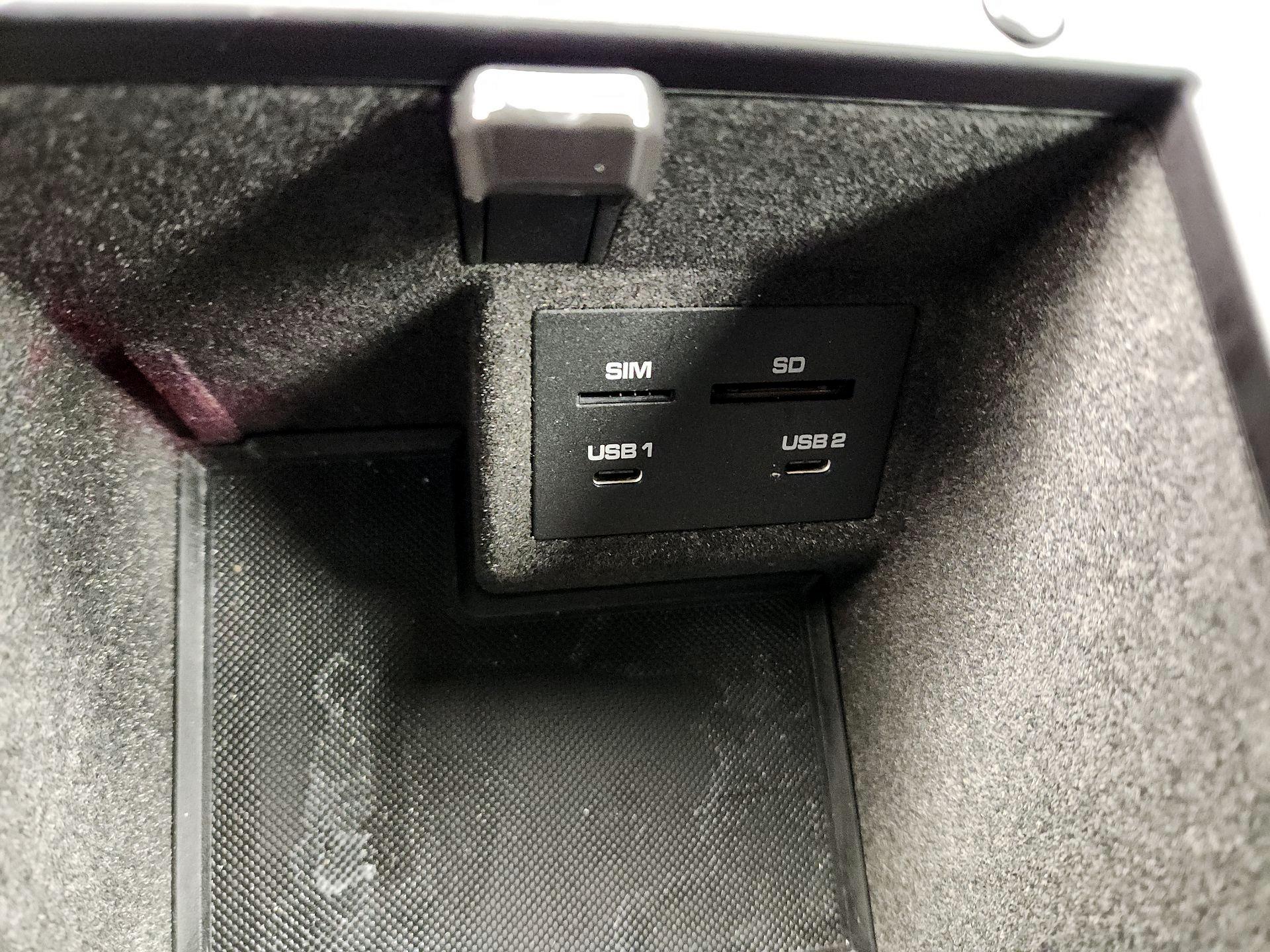 Thumbnail: 2023 Porsche Macan - 19