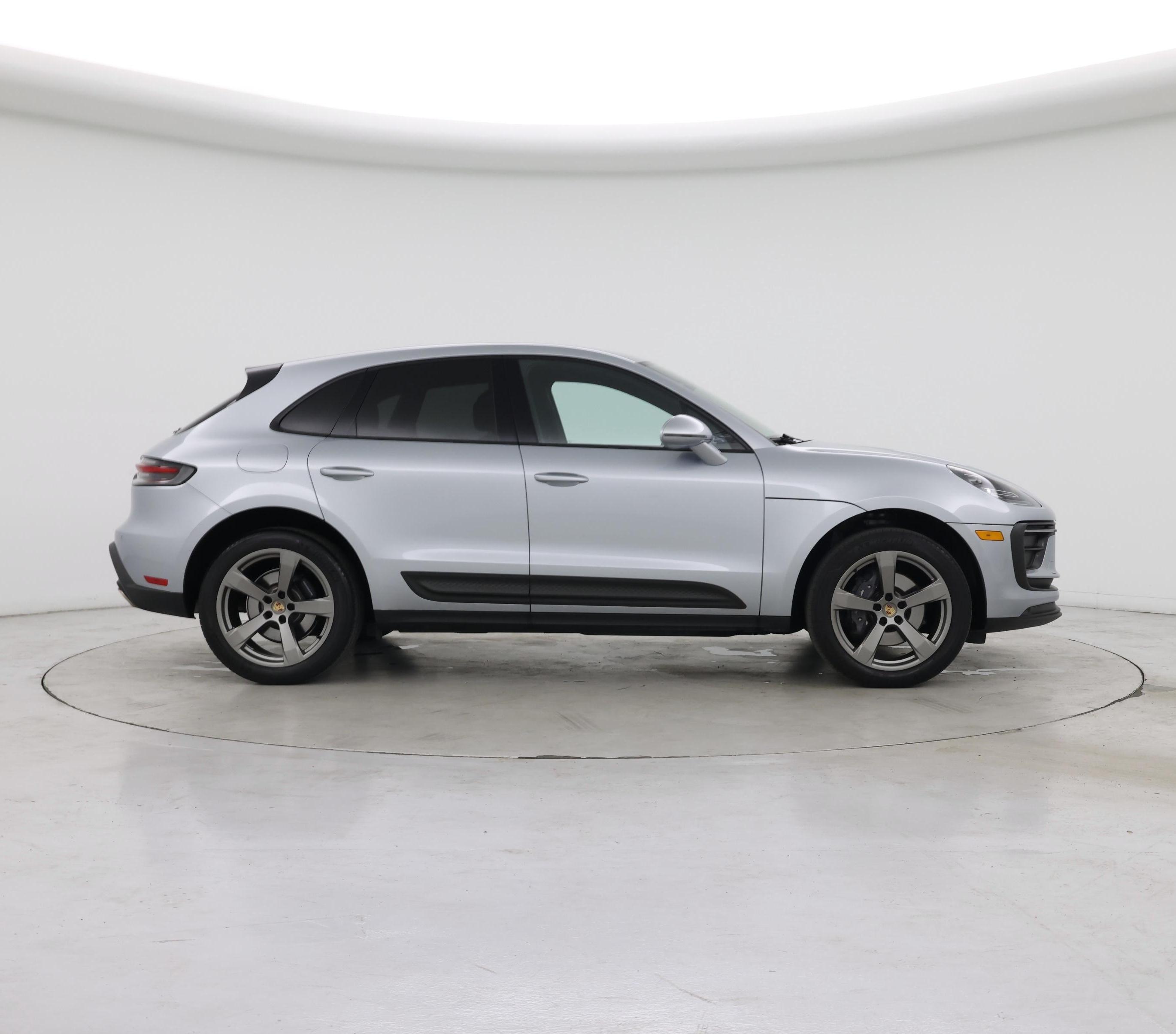 Thumbnail: 2023 Porsche Macan - 7