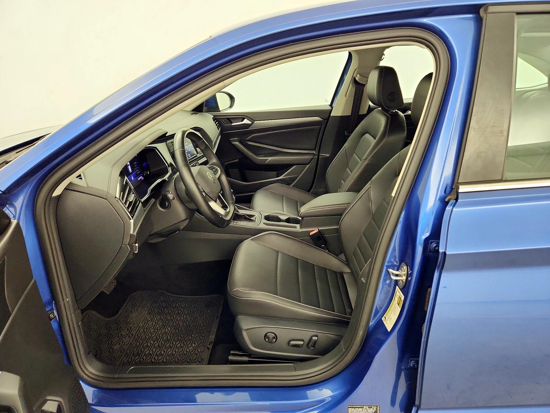 Thumbnail: 2022 Volkswagen Jetta - 9