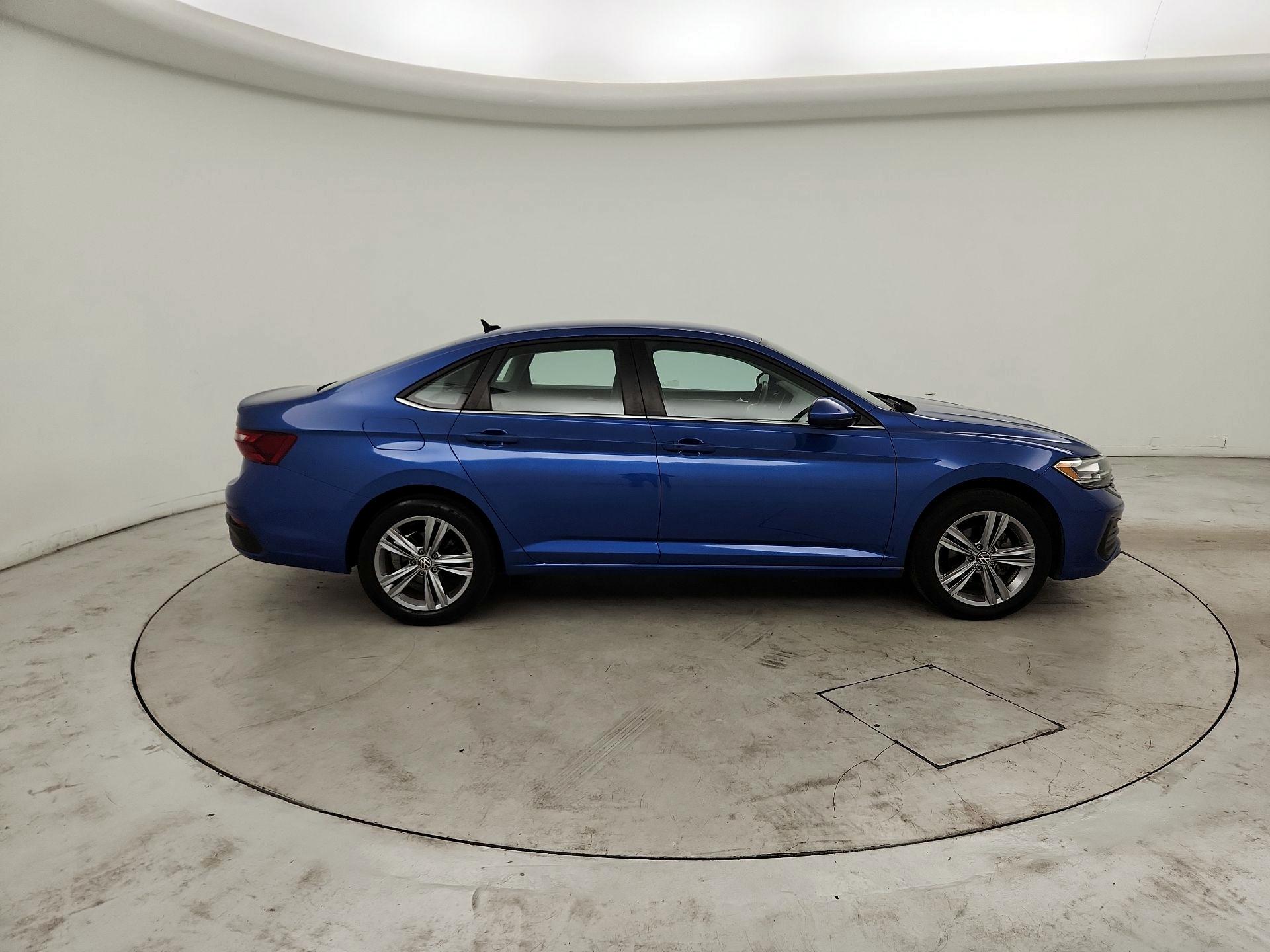 Thumbnail: 2022 Volkswagen Jetta - 4