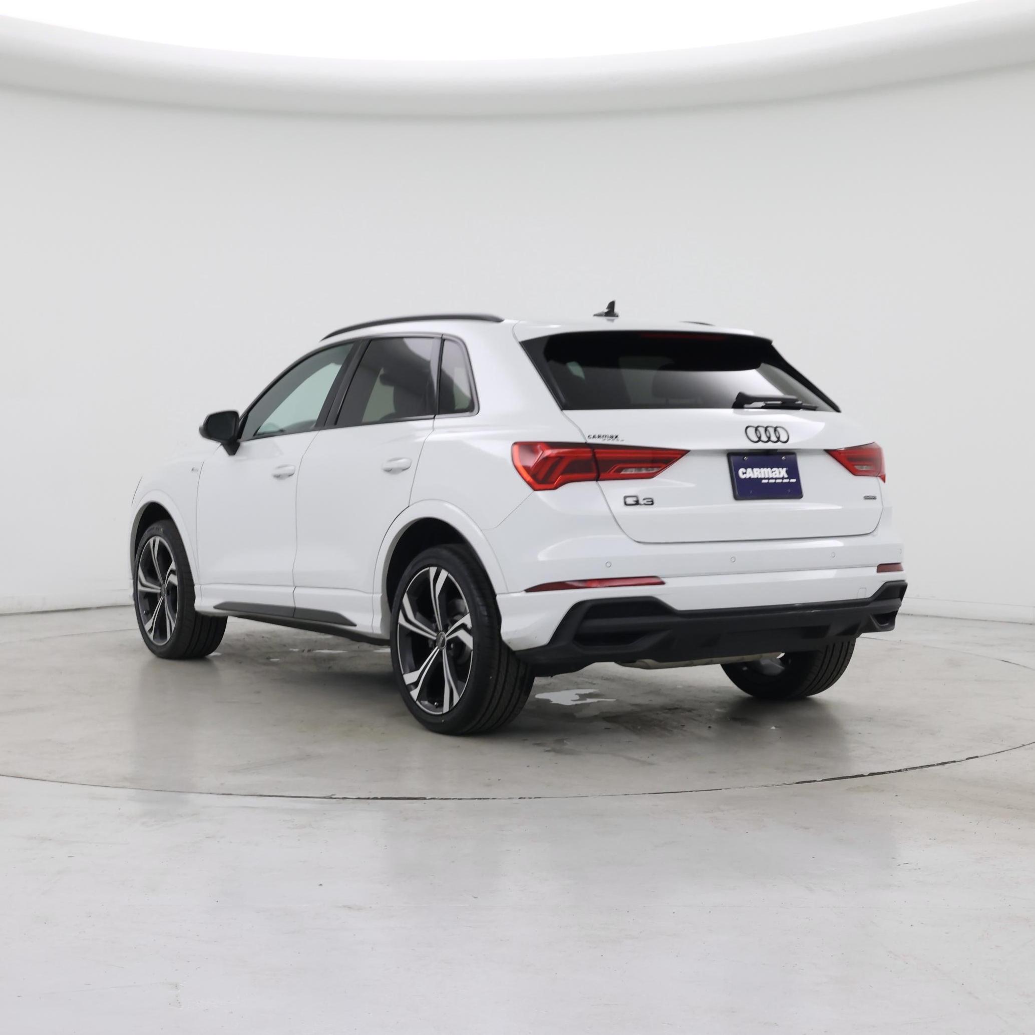 Thumbnail: 2023 Audi Q3 - 2