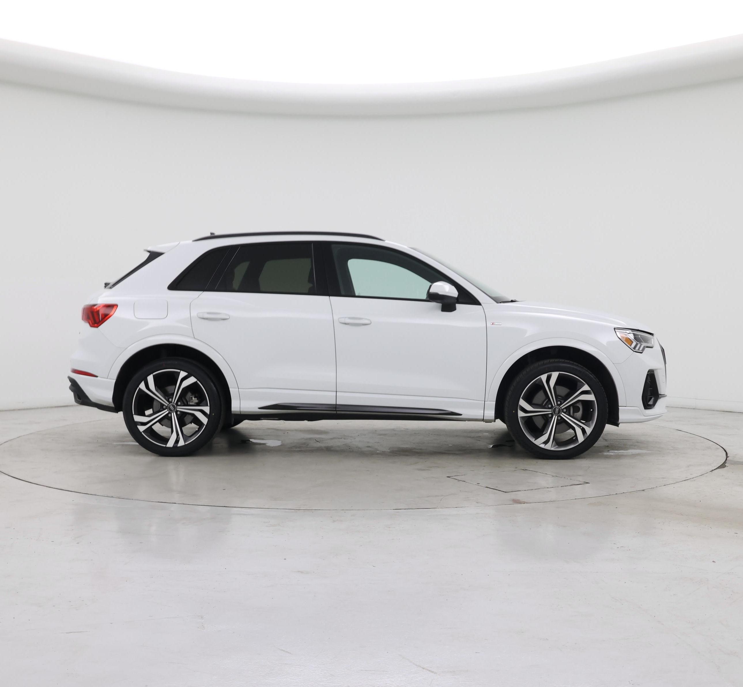 Thumbnail: 2023 Audi Q3 - 7