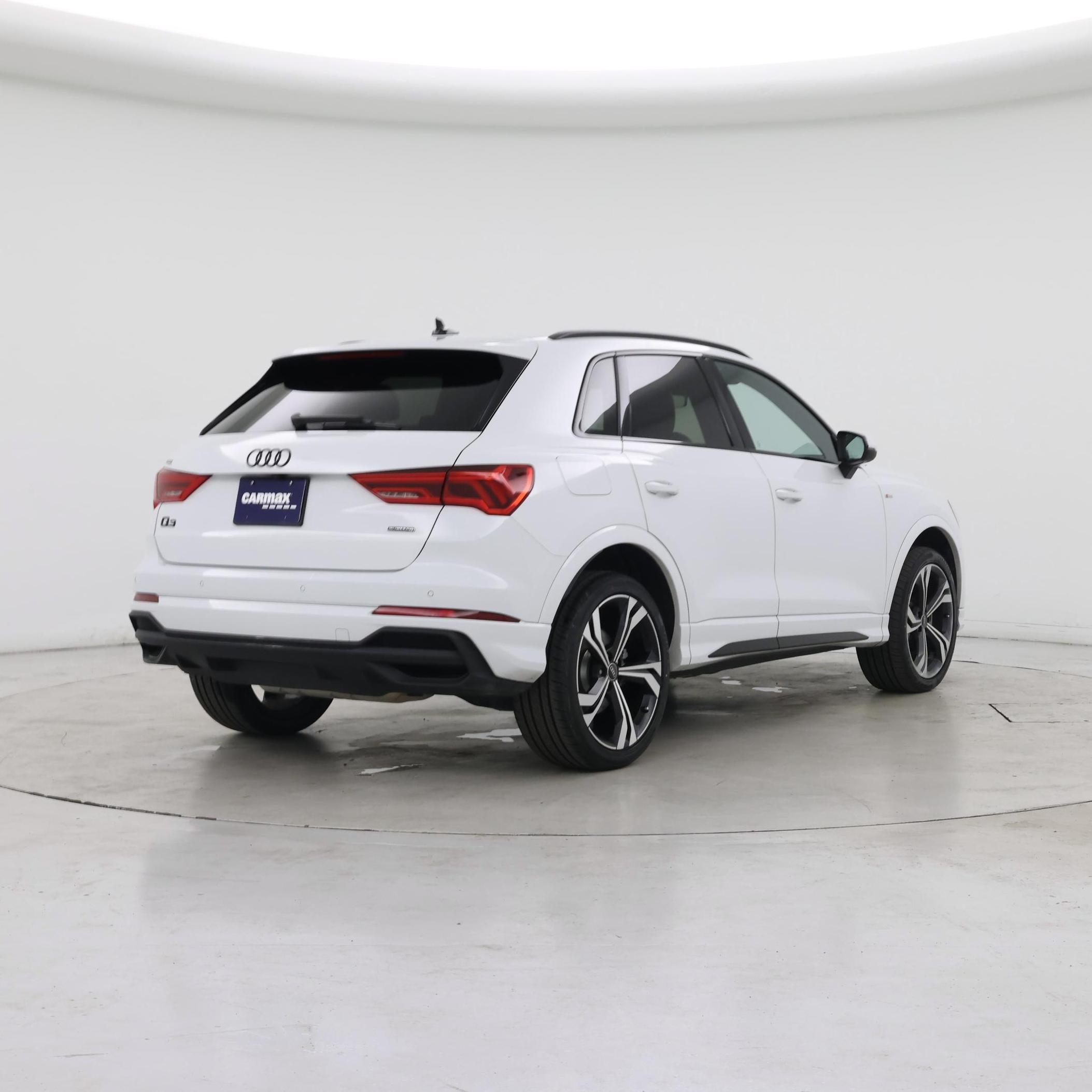 Thumbnail: 2023 Audi Q3 - 8