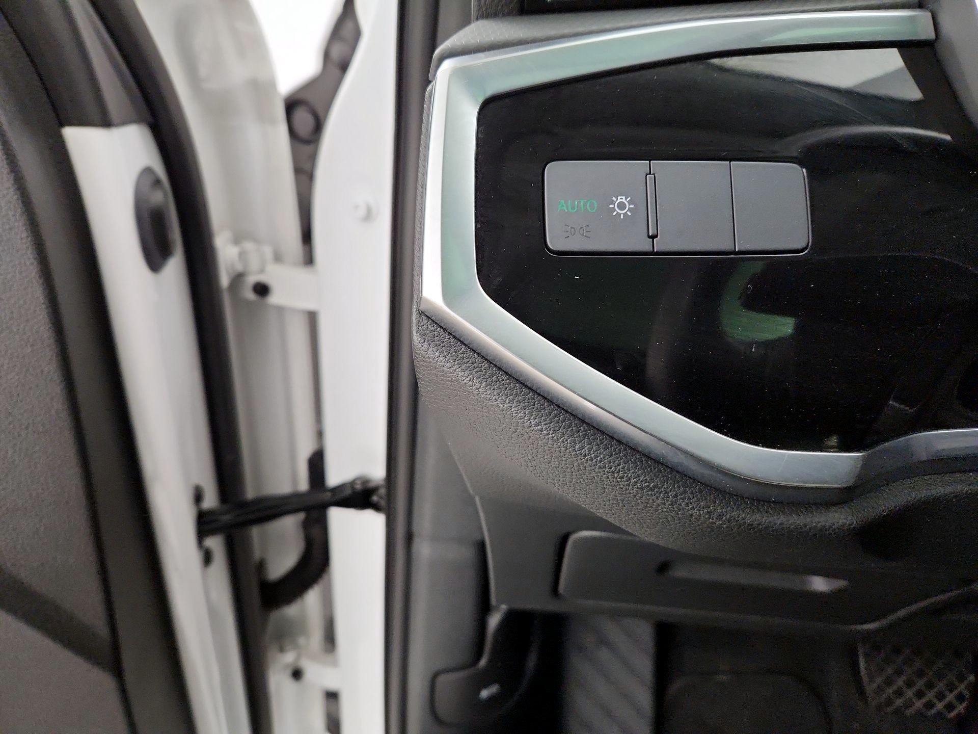 Thumbnail: 2021 Audi Q3 - 11