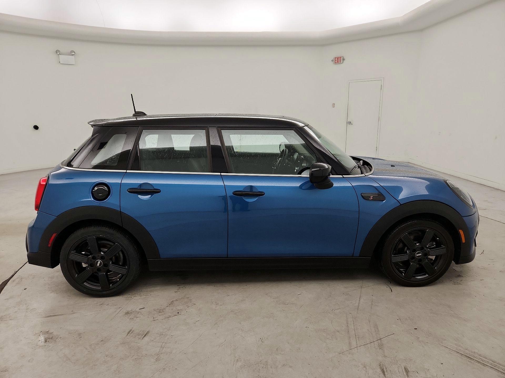 Thumbnail: 2023 MINI Cooper Hardtop - 4