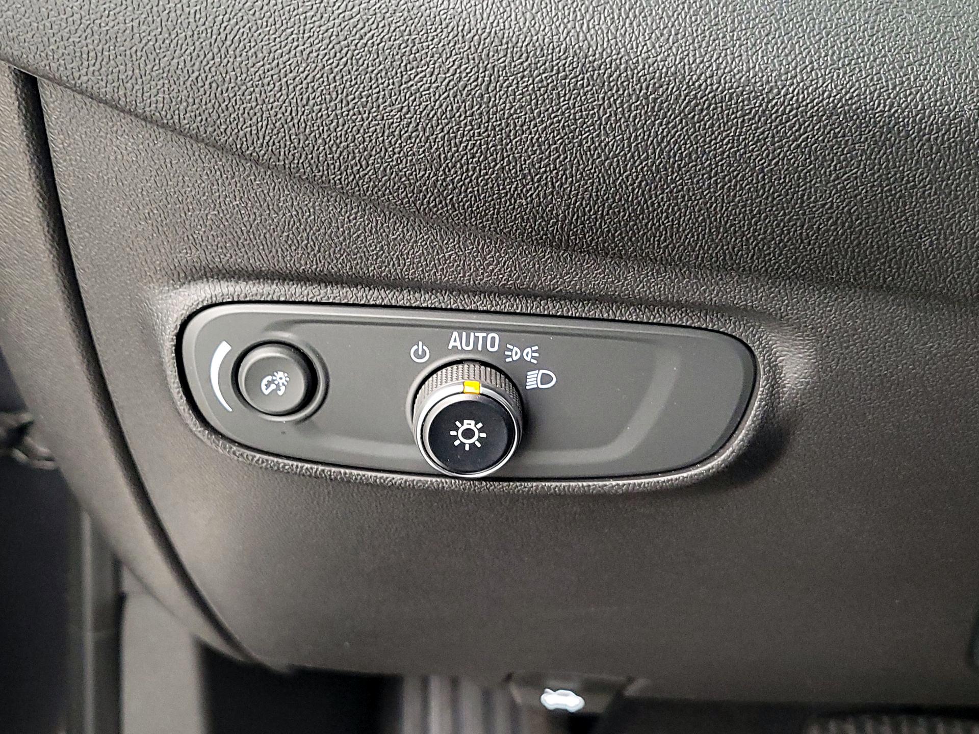 Thumbnail: 2022 Chevrolet Equinox - 13