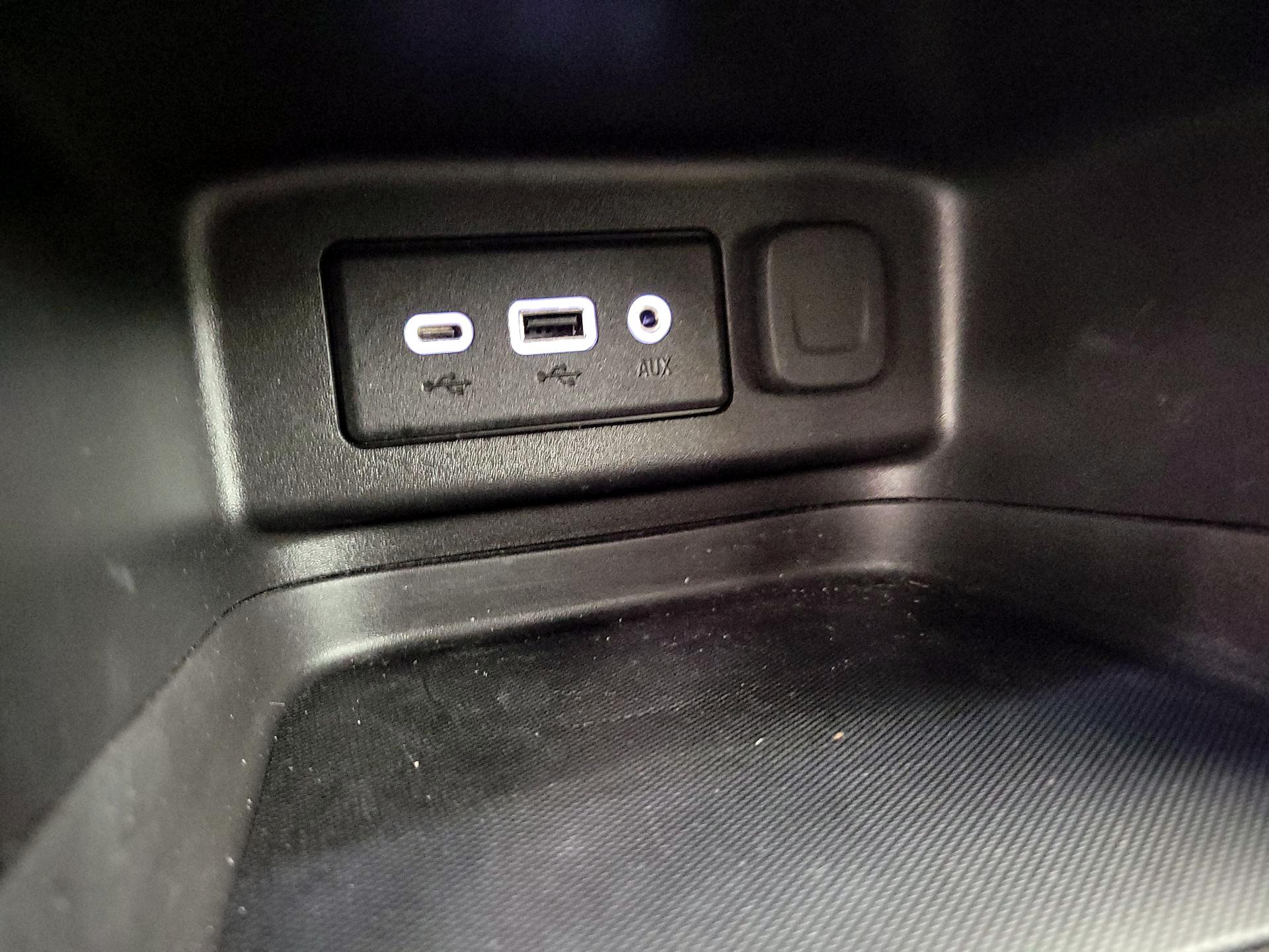 Thumbnail: 2022 Chevrolet Equinox - 18