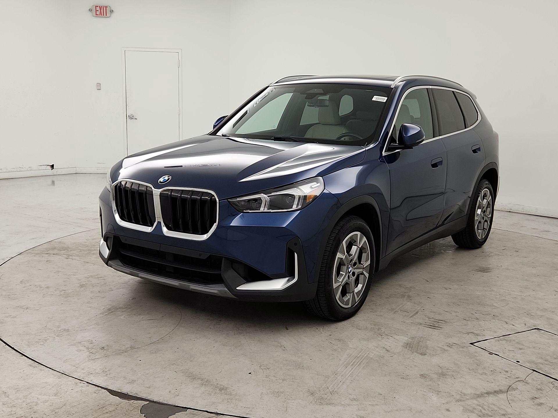 Thumbnail: 2023 BMW X1 - 3