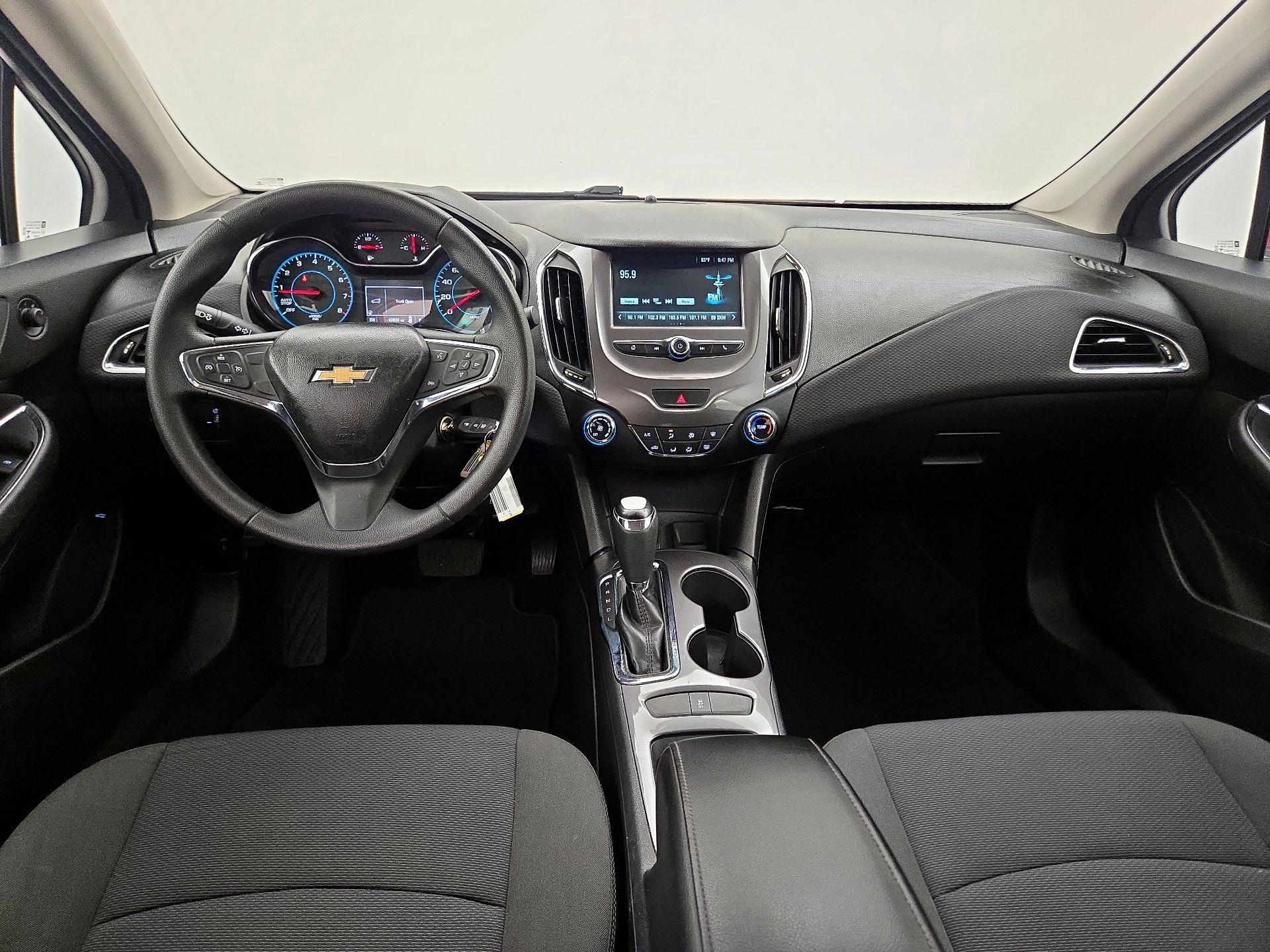 Thumbnail: 2018 Chevrolet Cruze - 9