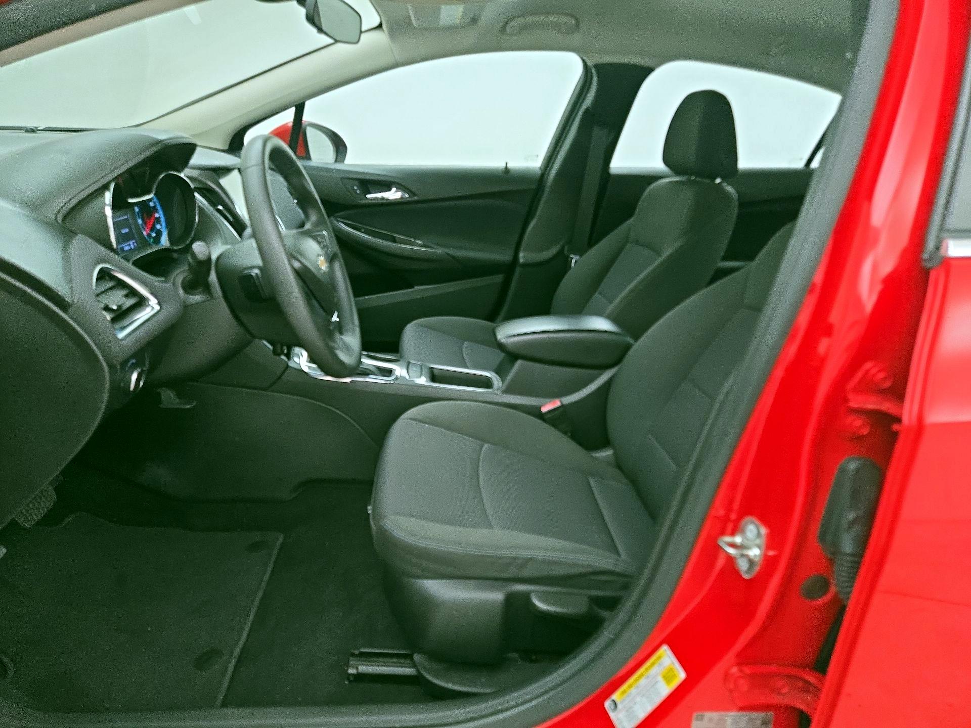 Thumbnail: 2018 Chevrolet Cruze - 11