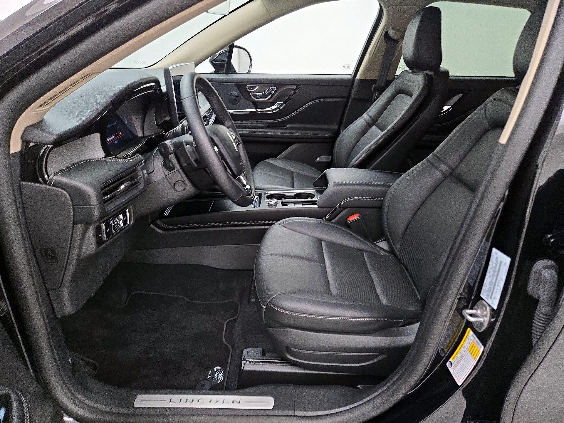 Thumbnail: 2025 Lincoln Corsair - 11