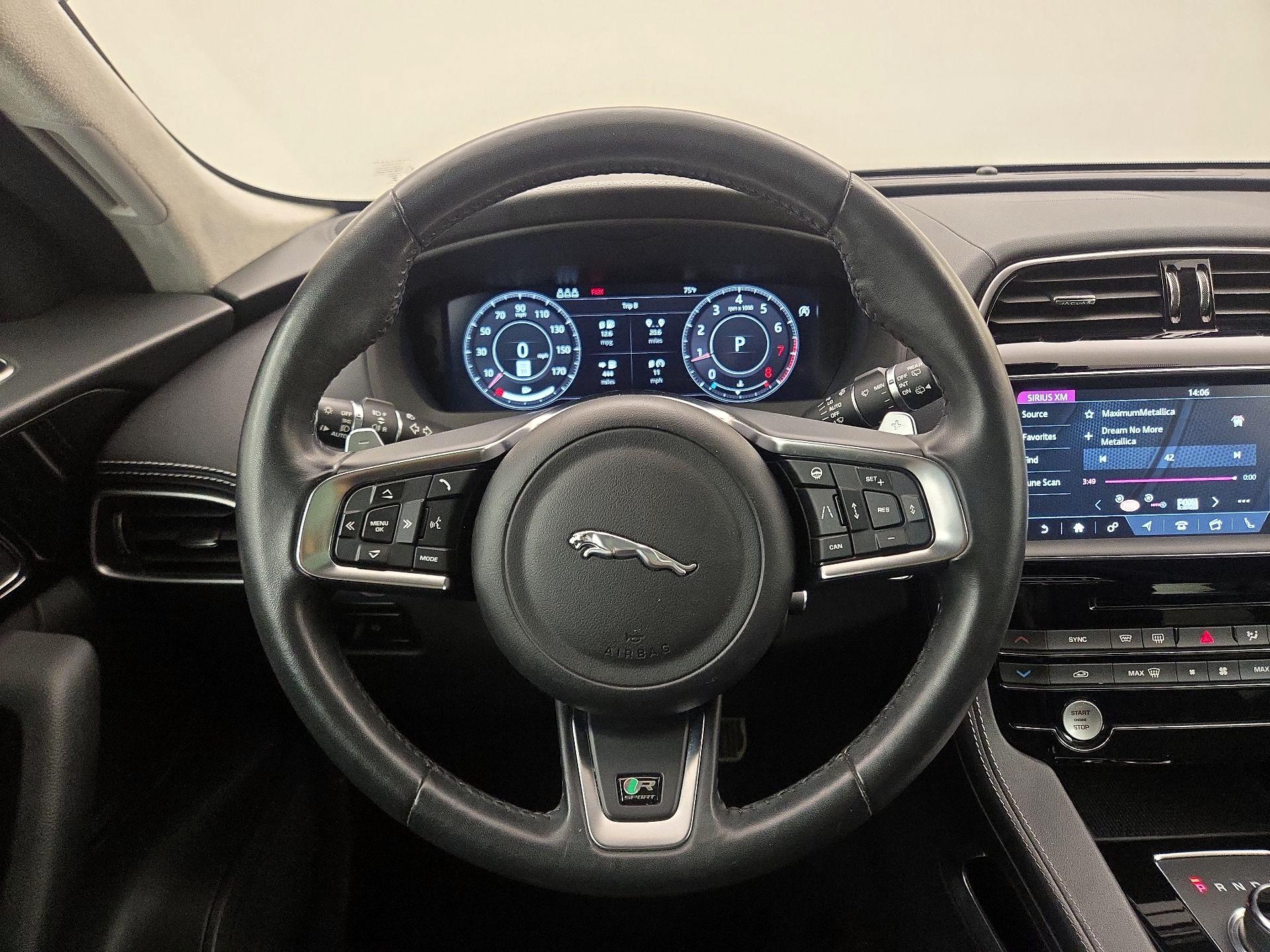 Thumbnail: 2019 Jaguar F-Pace - 10