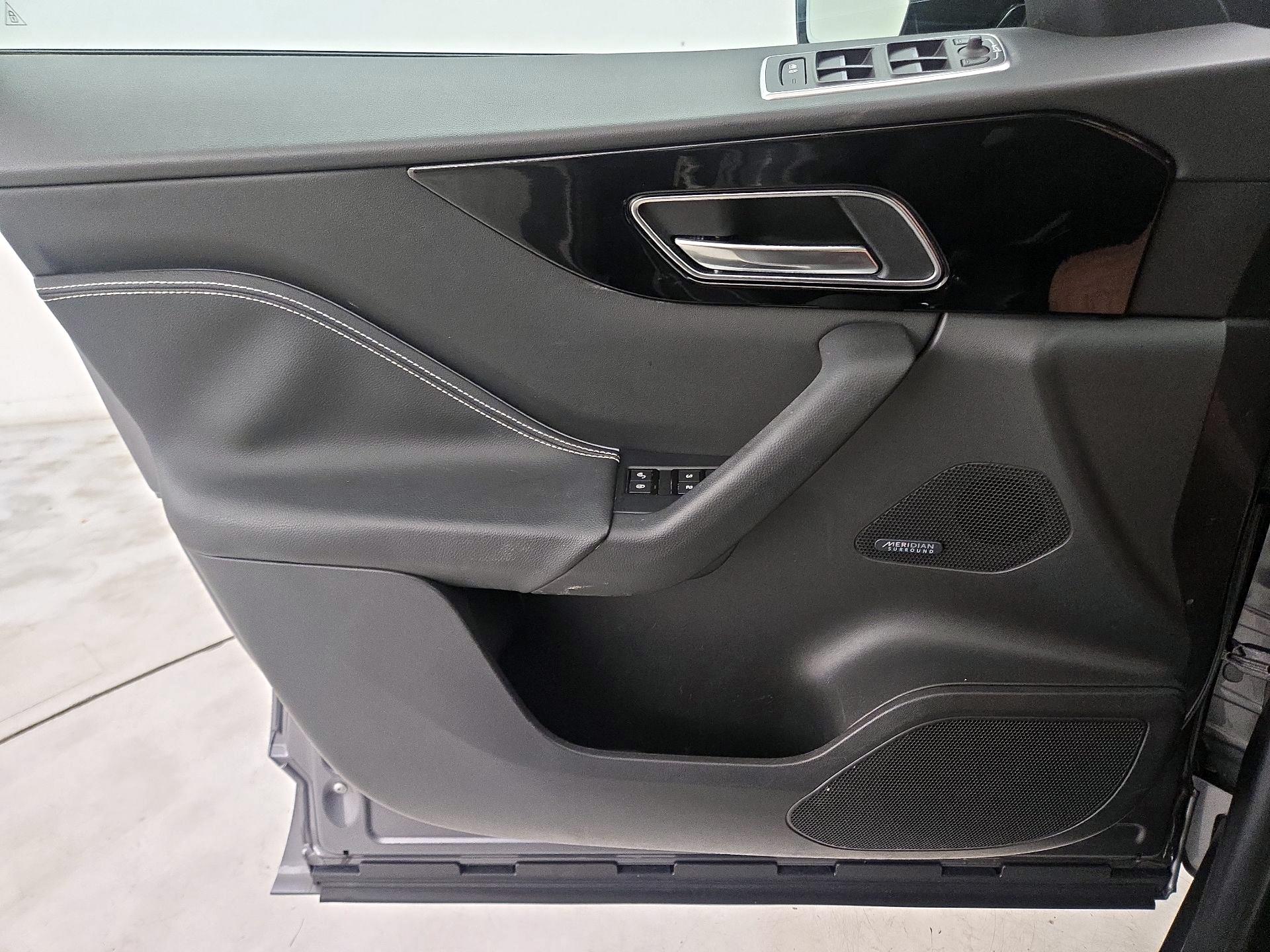 Thumbnail: 2019 Jaguar F-Pace - 12