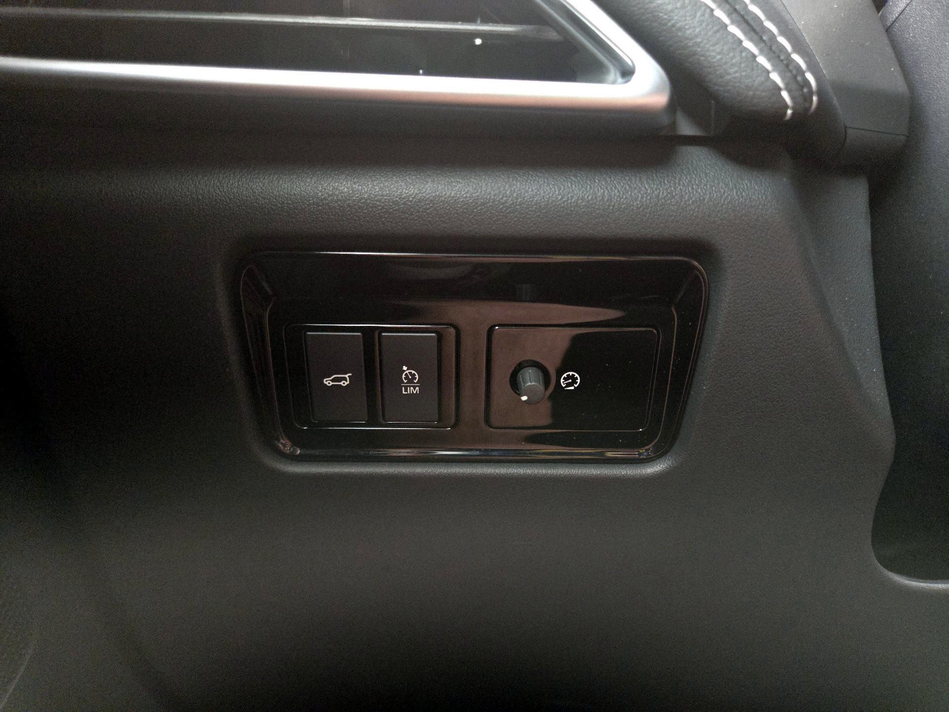 Thumbnail: 2019 Jaguar F-Pace - 13