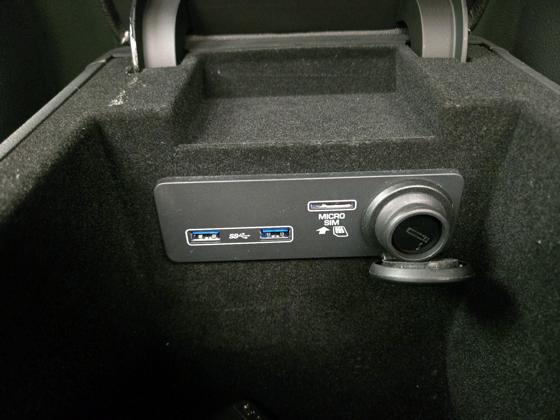 Thumbnail: 2019 Jaguar F-Pace - 18