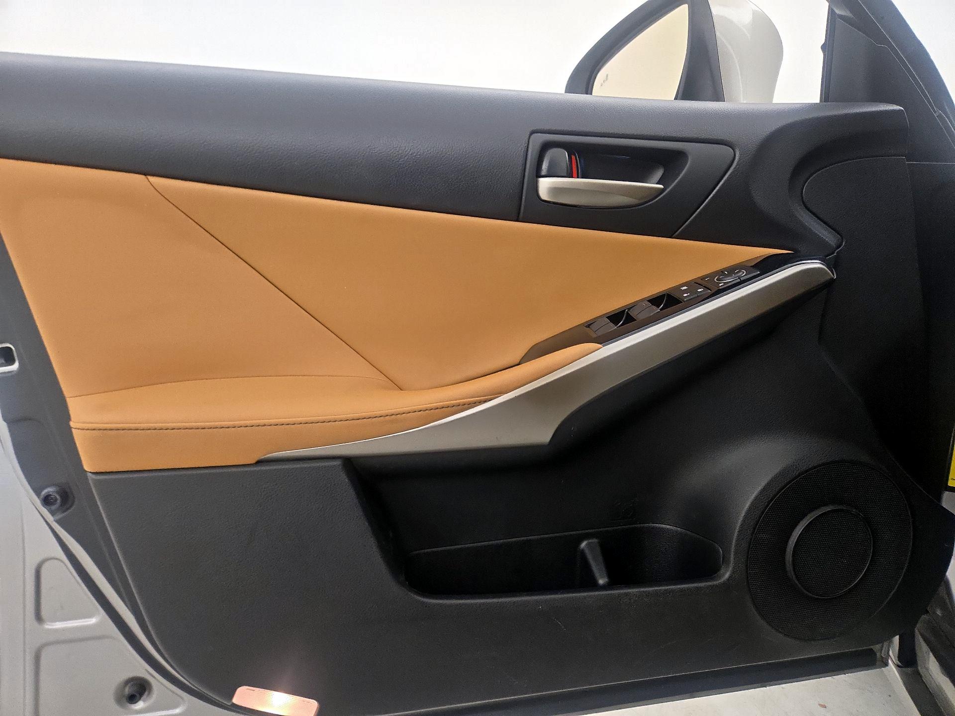 Thumbnail: 2018 Lexus IS - 12