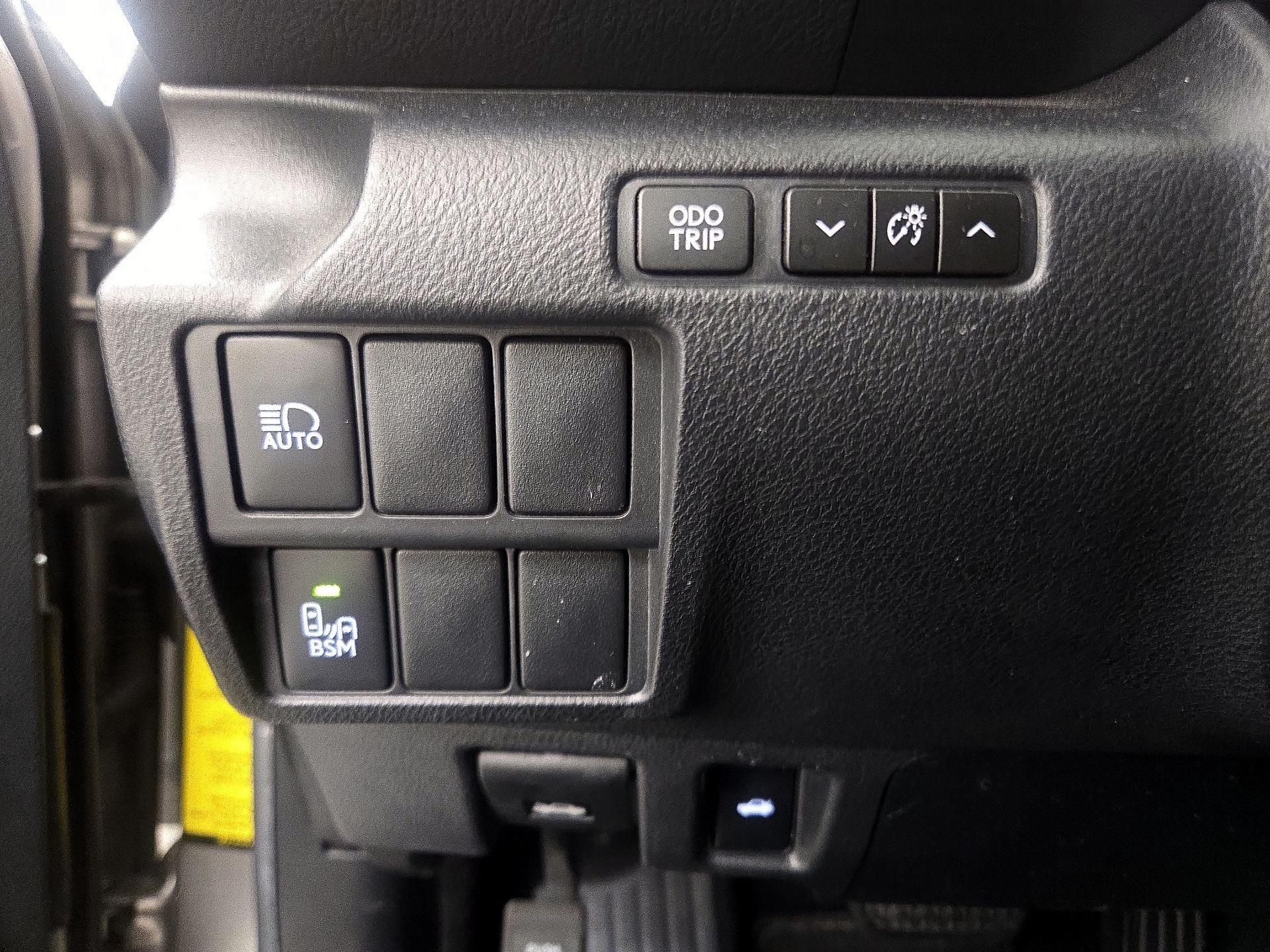 Thumbnail: 2018 Lexus IS - 13