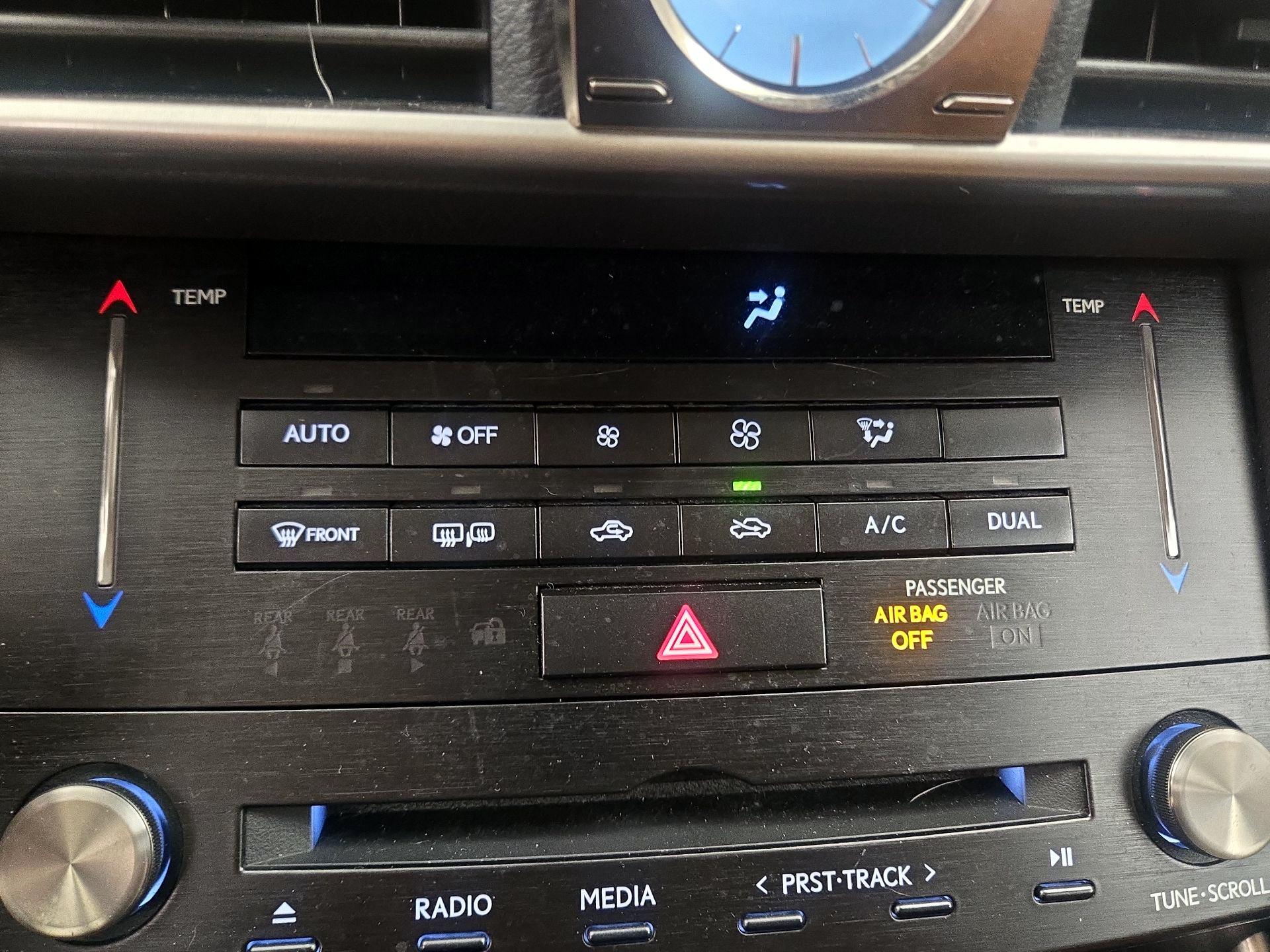 Thumbnail: 2018 Lexus IS - 16