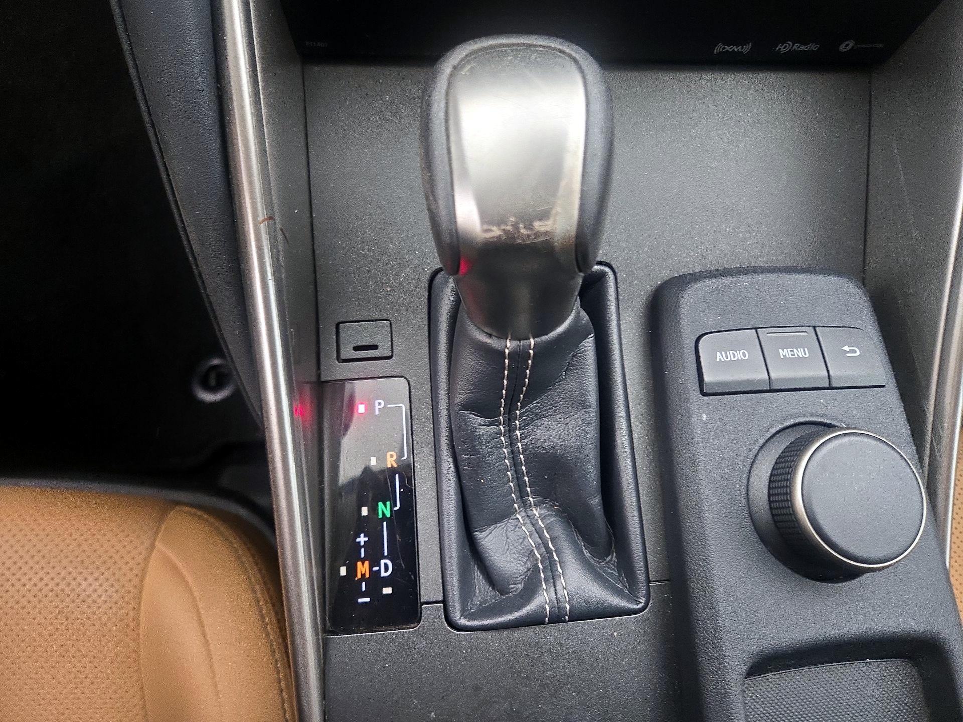 Thumbnail: 2018 Lexus IS - 17