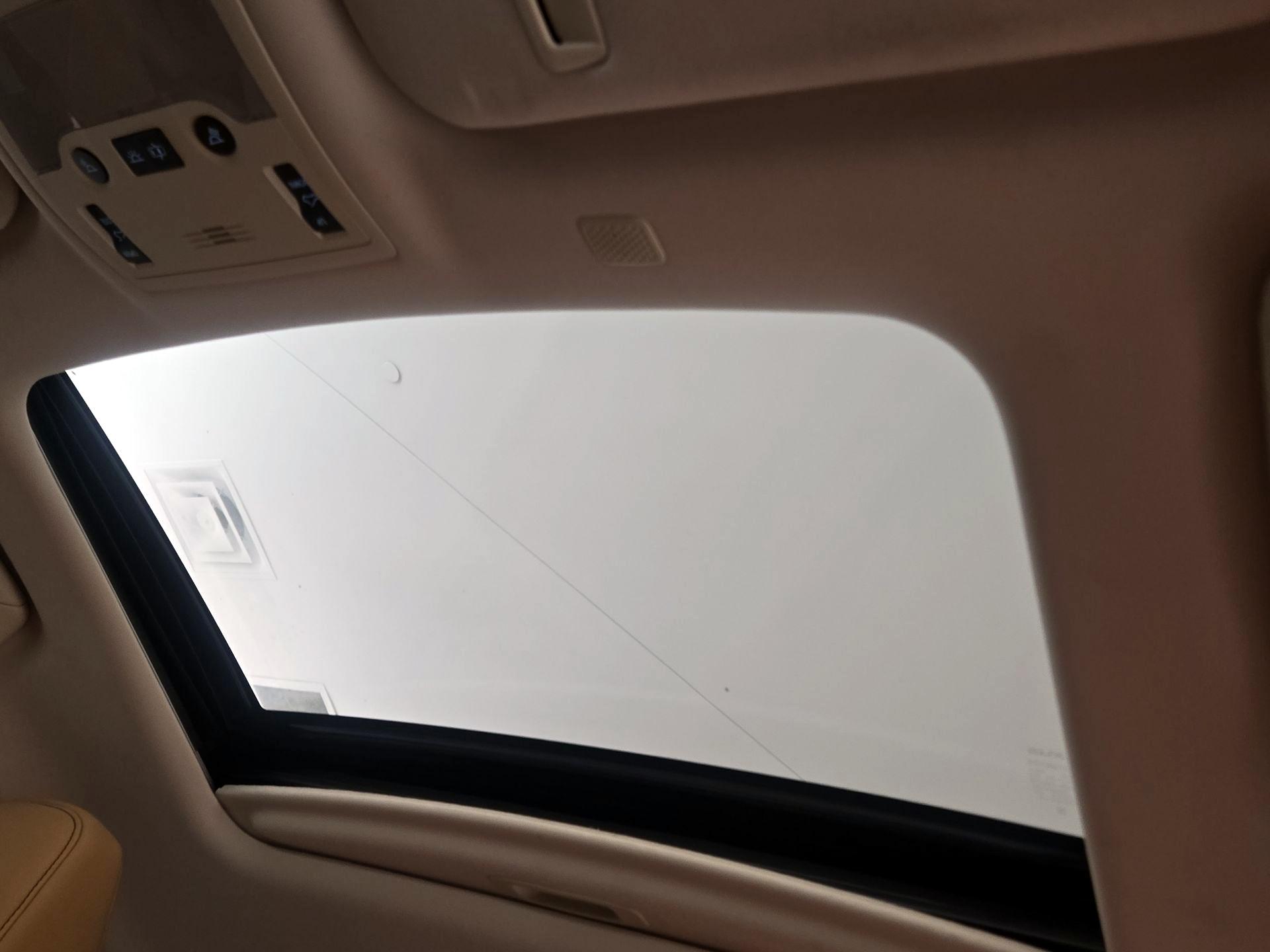 Thumbnail: 2018 Lexus IS - 19