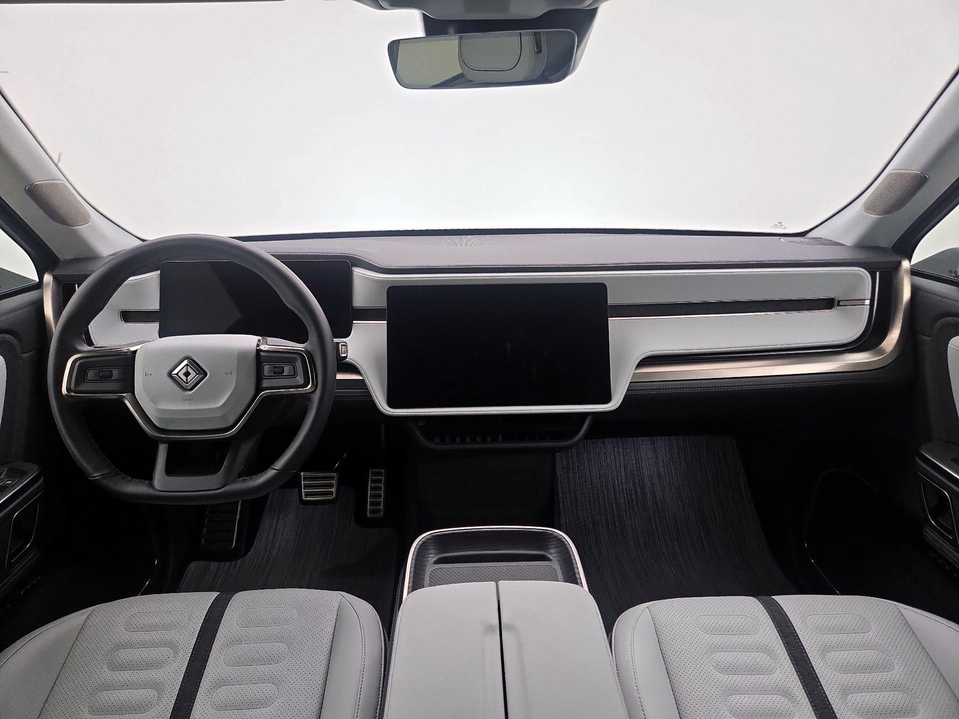 Thumbnail: 2024 Rivian R1S - 9