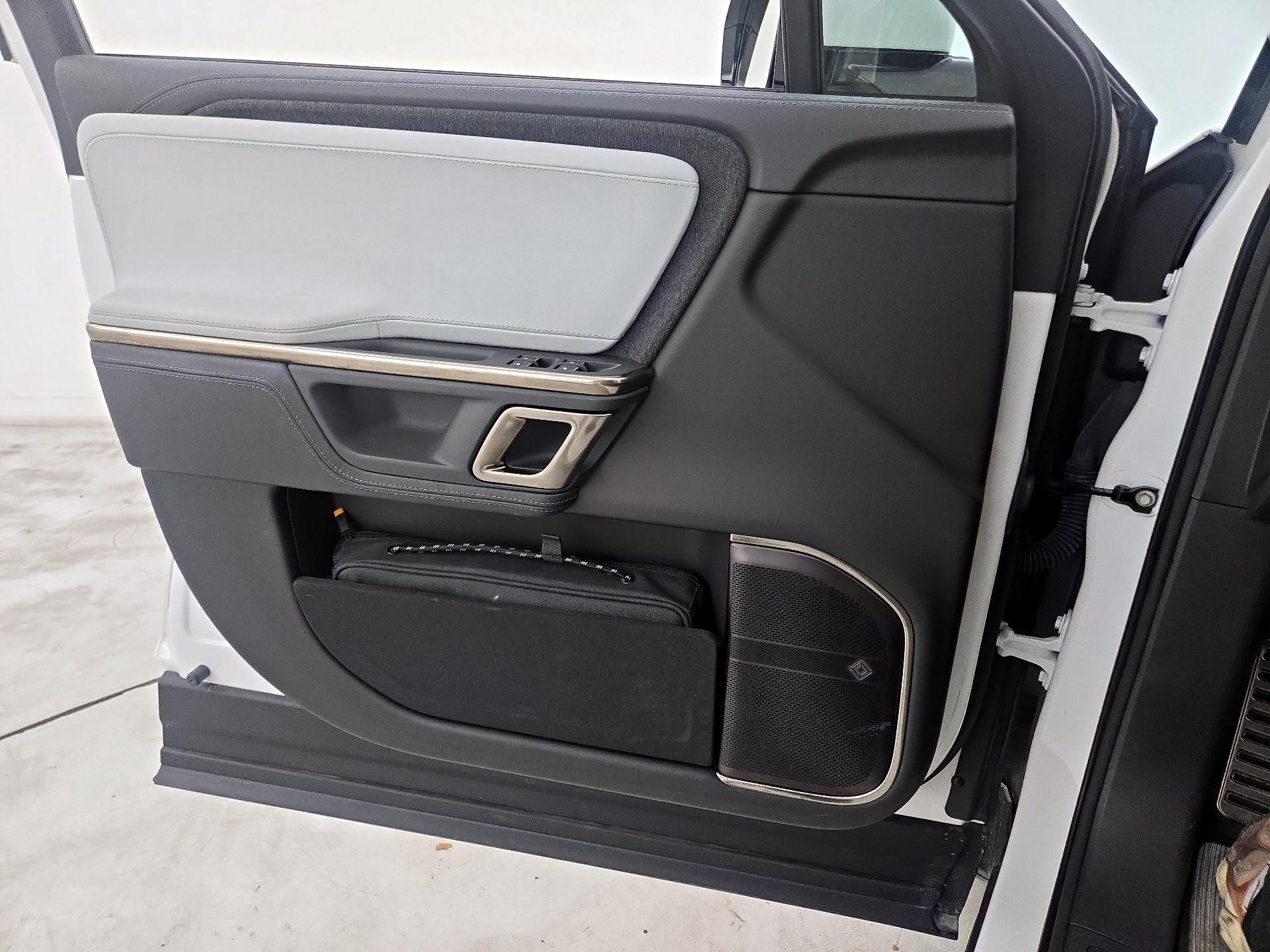 Thumbnail: 2024 Rivian R1S - 12